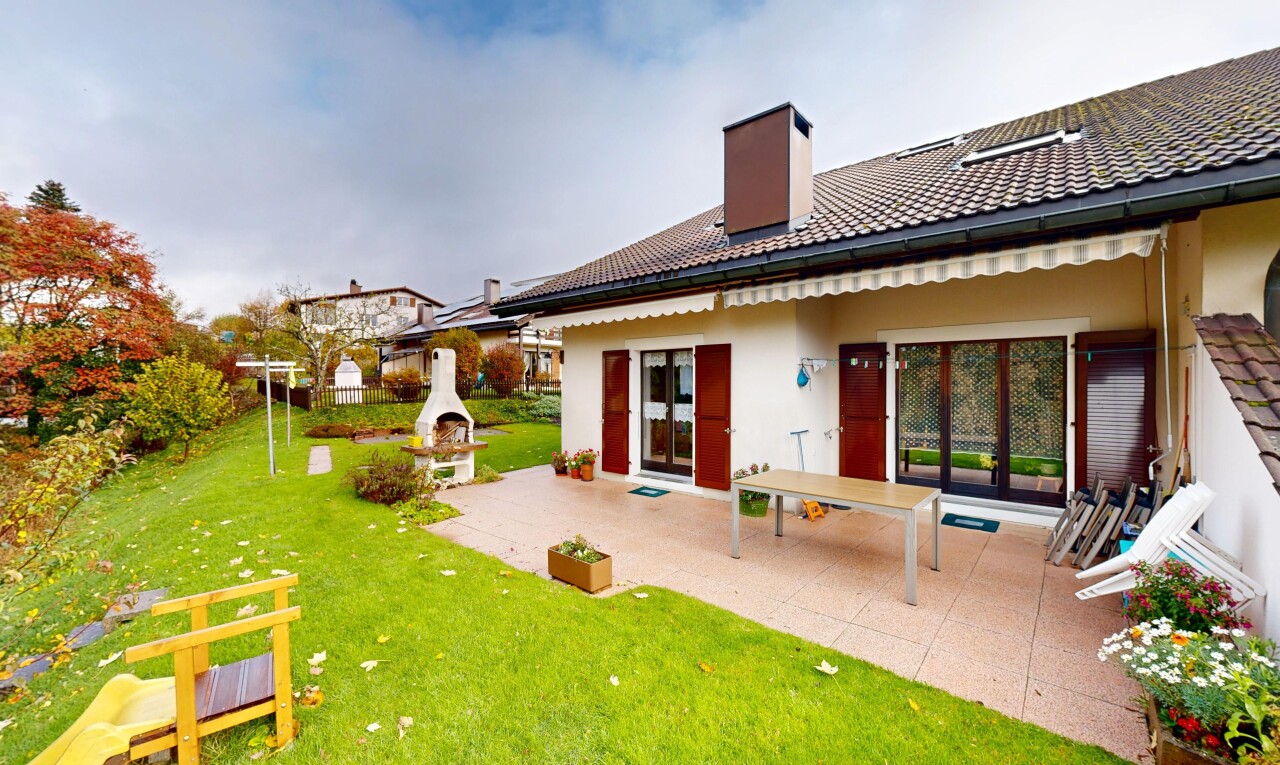 Spacious and welcoming house in a quiet and sought-after neighborhood - 2