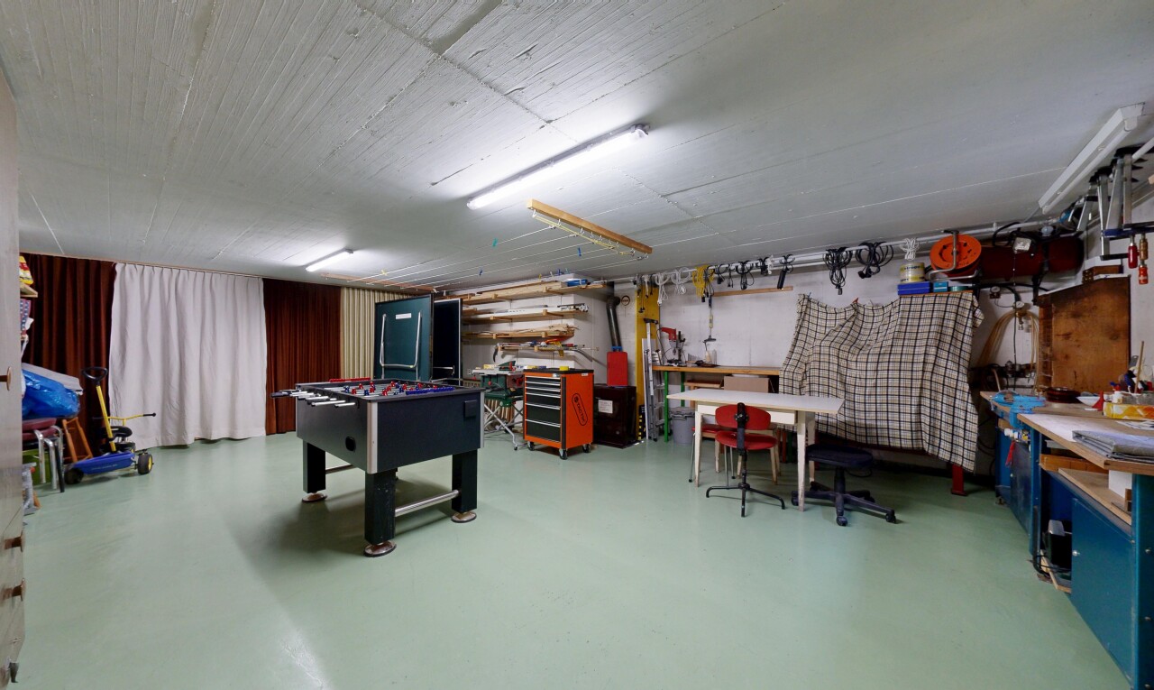 Spacious and welcoming house in a quiet and sought-after neighborhood - 9