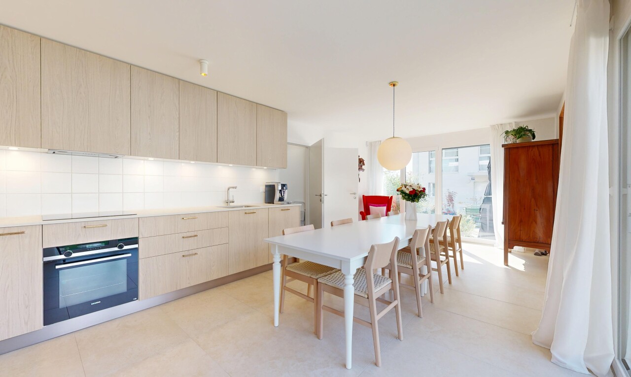 Attractive 4.5-room semi-detached house in the hills above Renens - 4