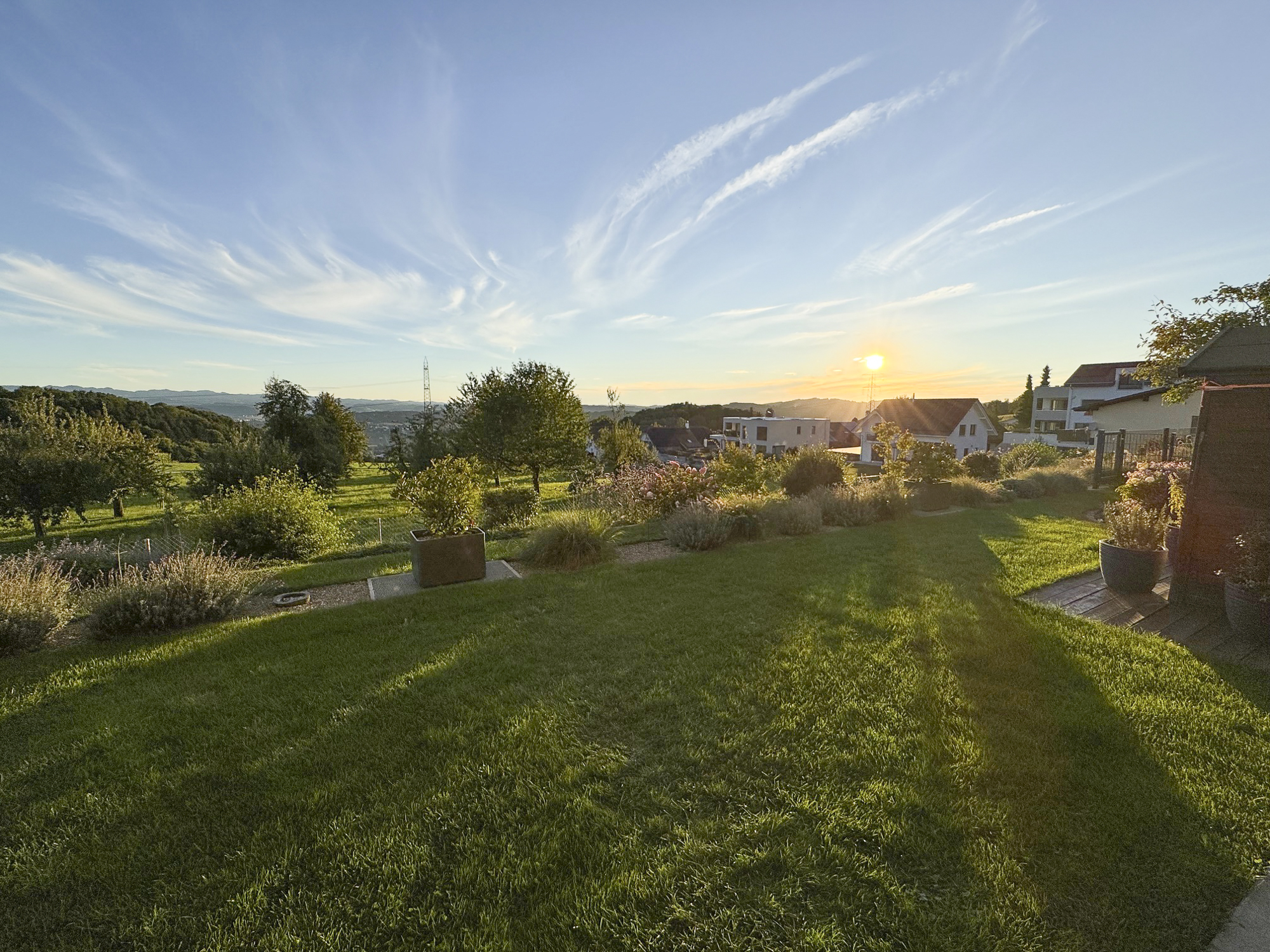Moderner Wohntraum mit grosser Terrasse und unverbaubarer Weitsicht - 11