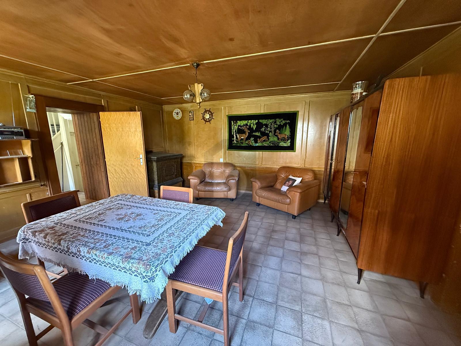 SPAZIOSA CON AMPIO GIARDINO DA RISTRUTTURARE - 3