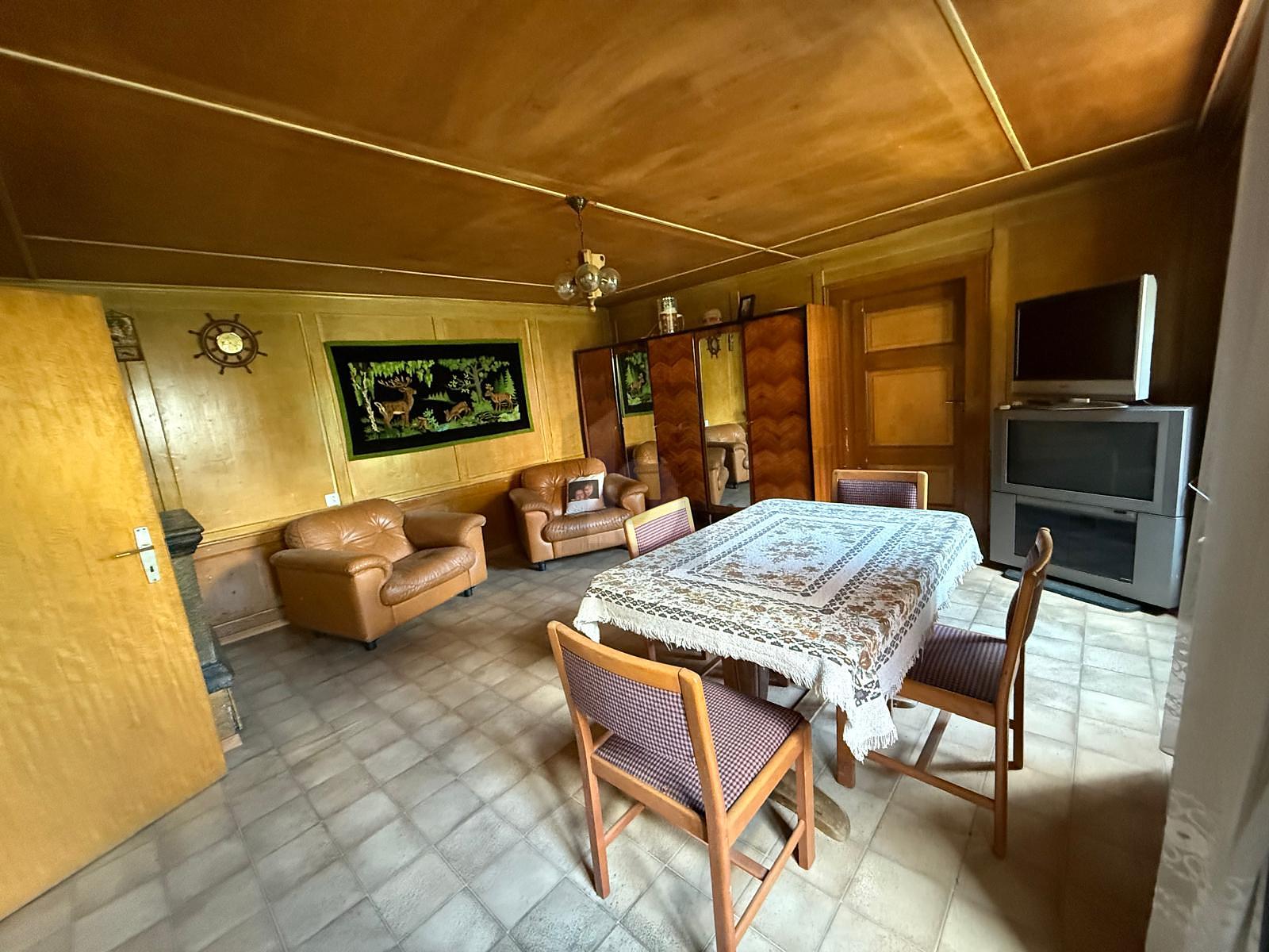 SPAZIOSA CON AMPIO GIARDINO DA RISTRUTTURARE - 4