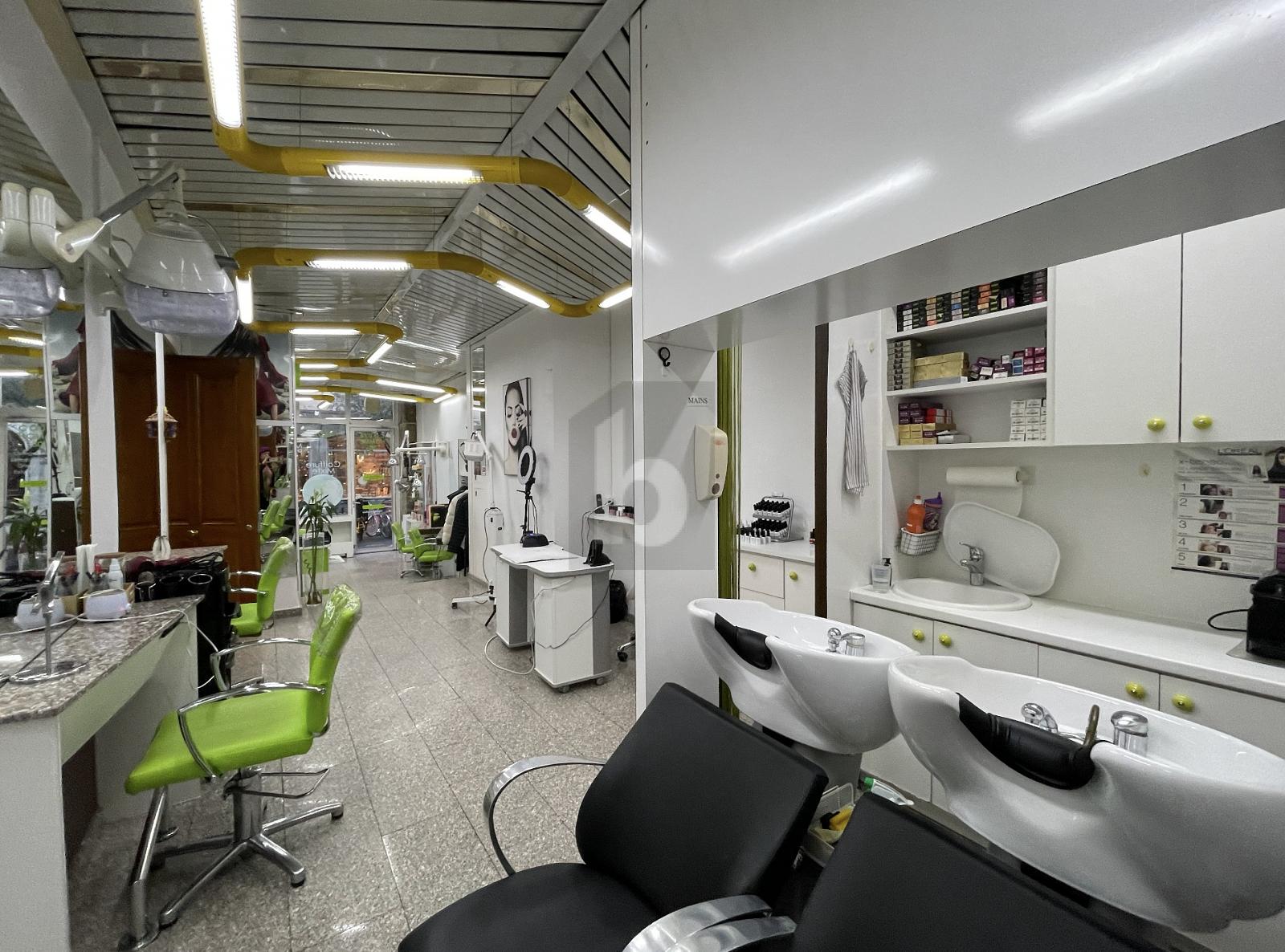 SALON DE COIFFURE MODERNE À PLAINPALAIS - 2