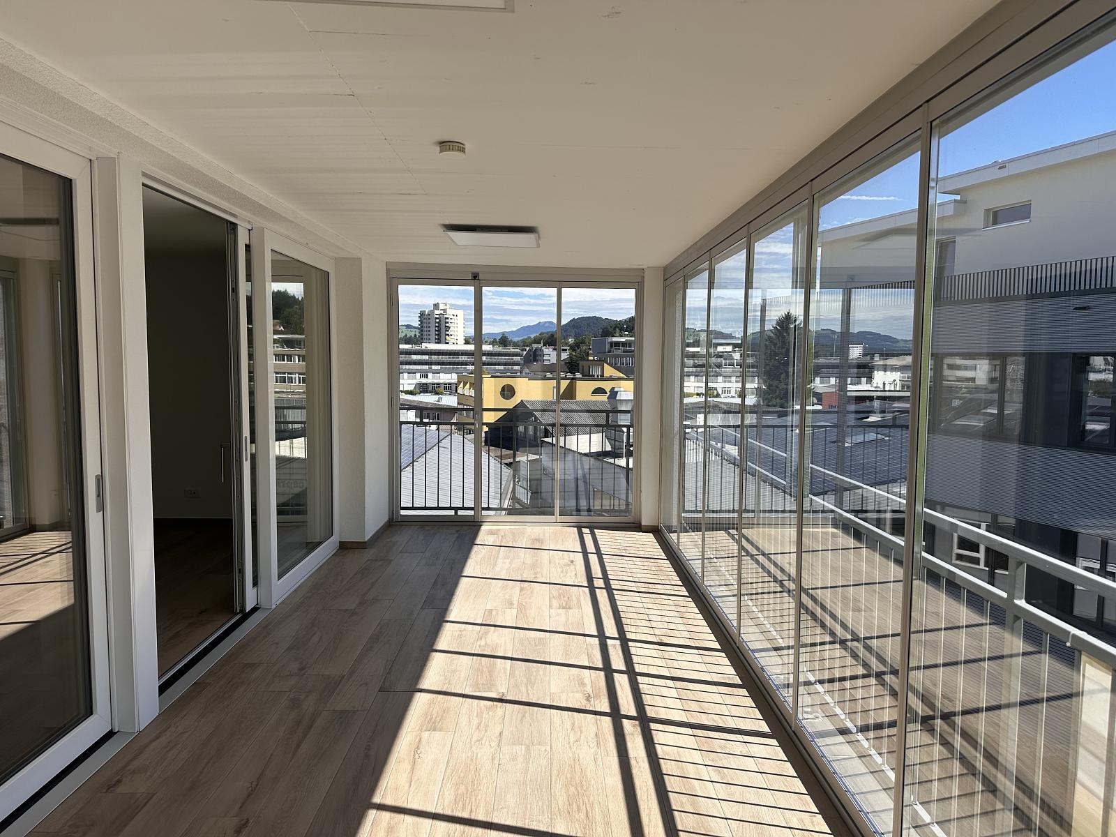 ZENTRAL, HOCHWERTIG MIT WINTERGARTEN - 4