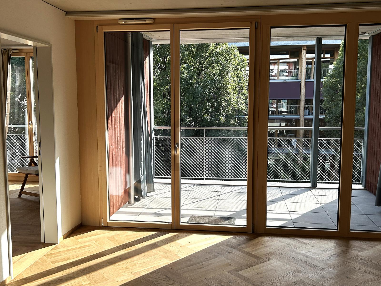 LICHTDURCHFLUTET MIT SCHÖNER LOGGIA - 0