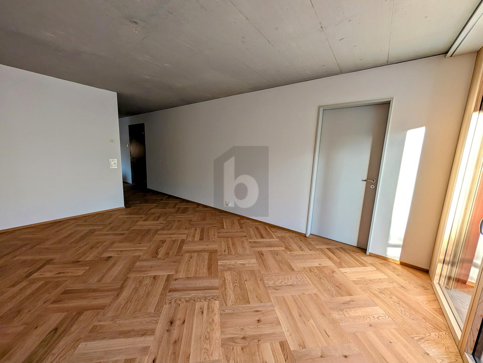 LICHTDURCHFLUTET MIT SCHÖNER LOGGIA - 2