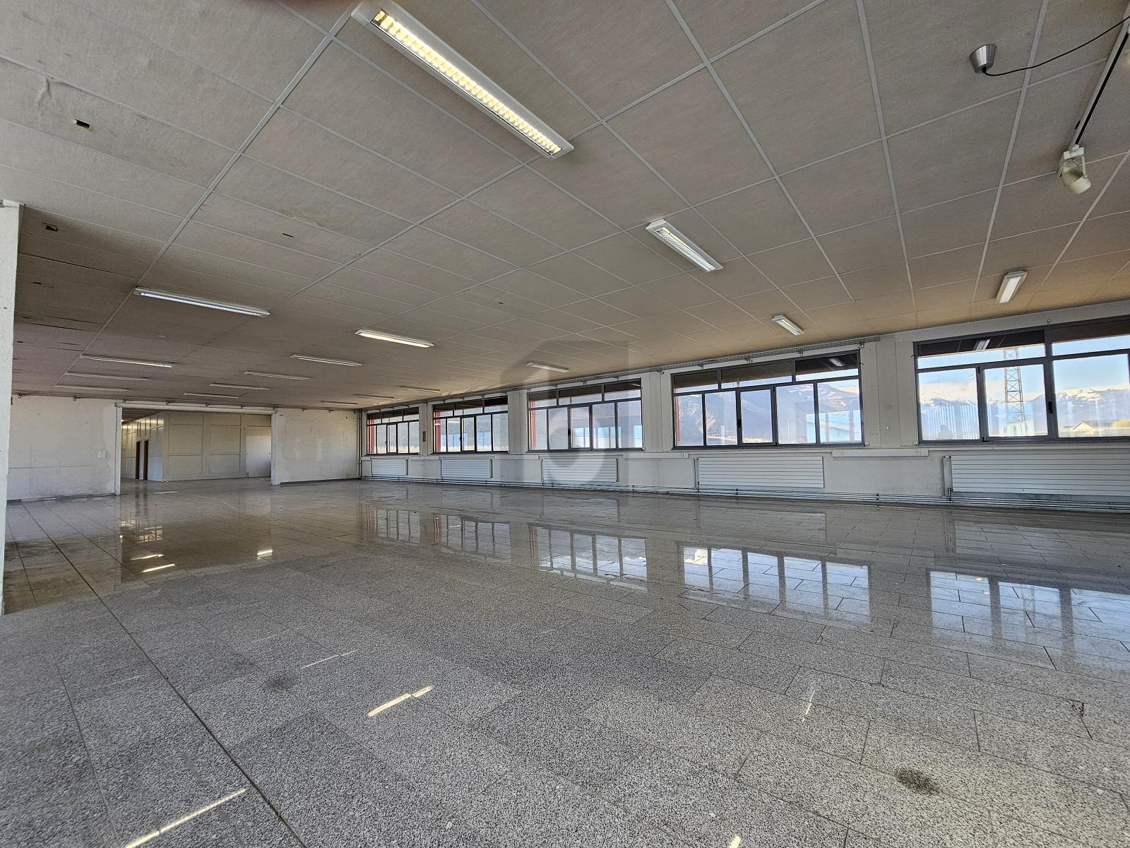 SPACIEUSE ET AVEC BEAUCOUP DE POTENTIEL - 0