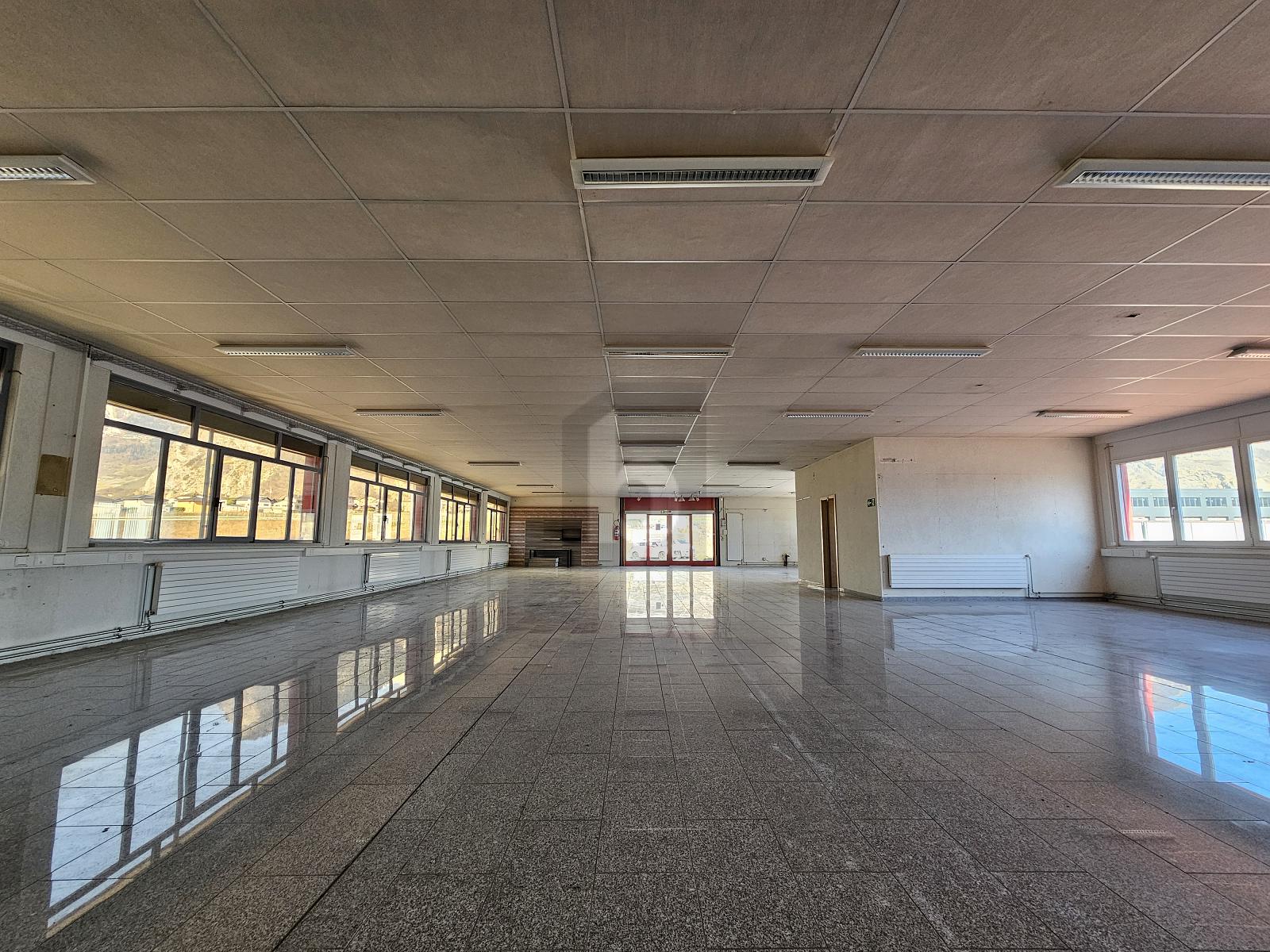 SPACIEUSE ET AVEC BEAUCOUP DE POTENTIEL - 2