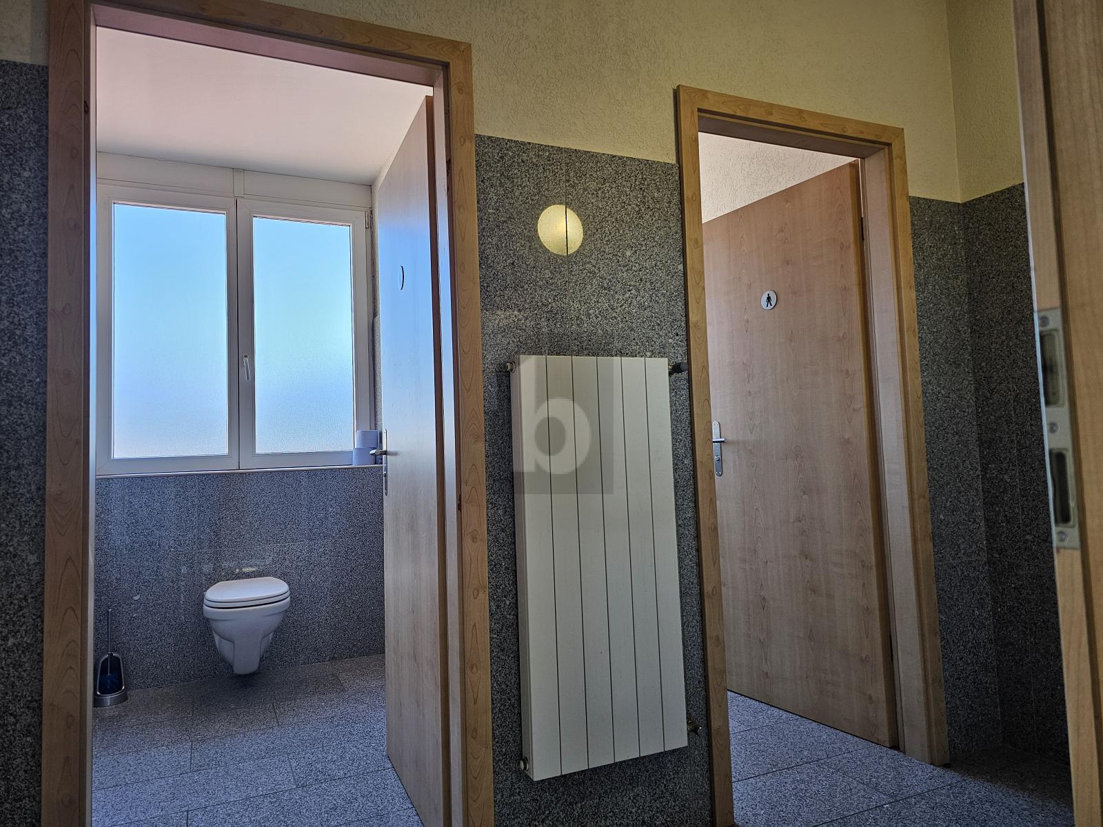 SPACIEUSE ET AVEC BEAUCOUP DE POTENTIEL - 4