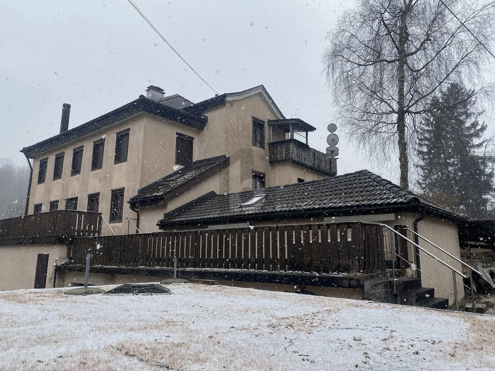 GROSSZÜGIG AN IDEALER LAGE - 3