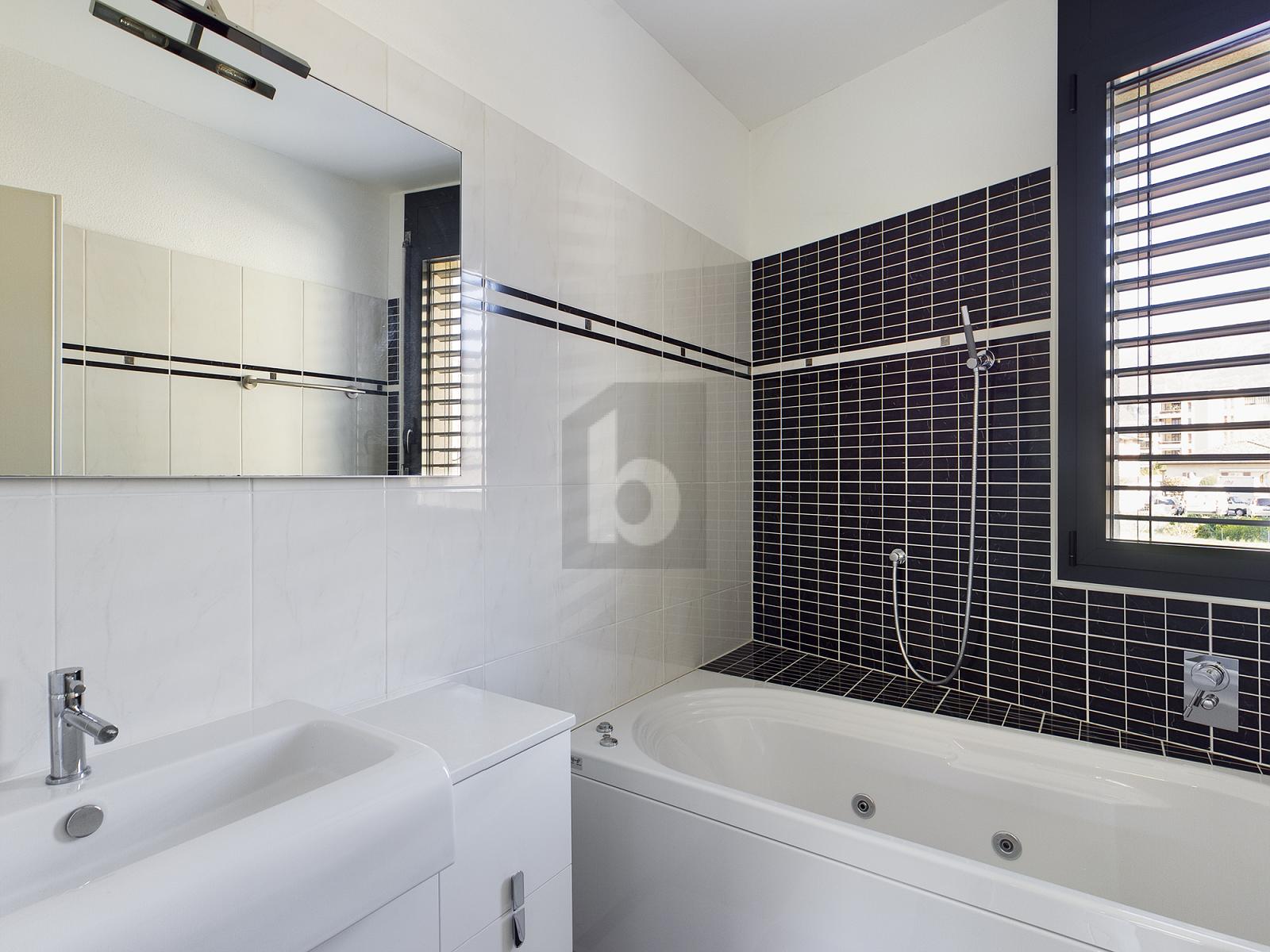 LUMINOSO E RISTRUTTURATO - 3