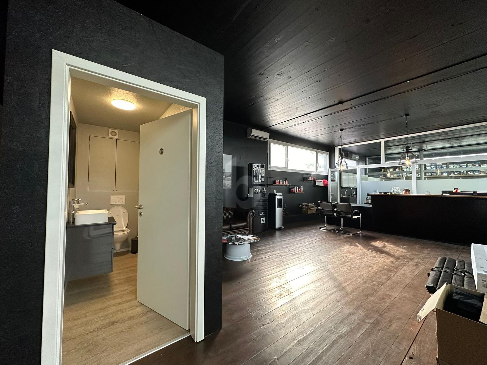 ÉQUIPÉ SÉCURISÉ ET CLASSE - 2