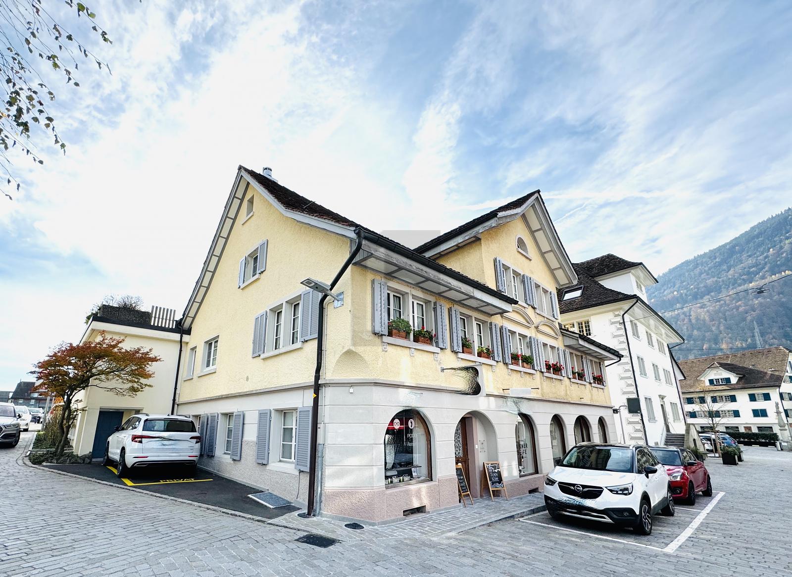 CHARMANT, LICHTDURCHFLUTET UND AN ZENTRALER LAGE - 0