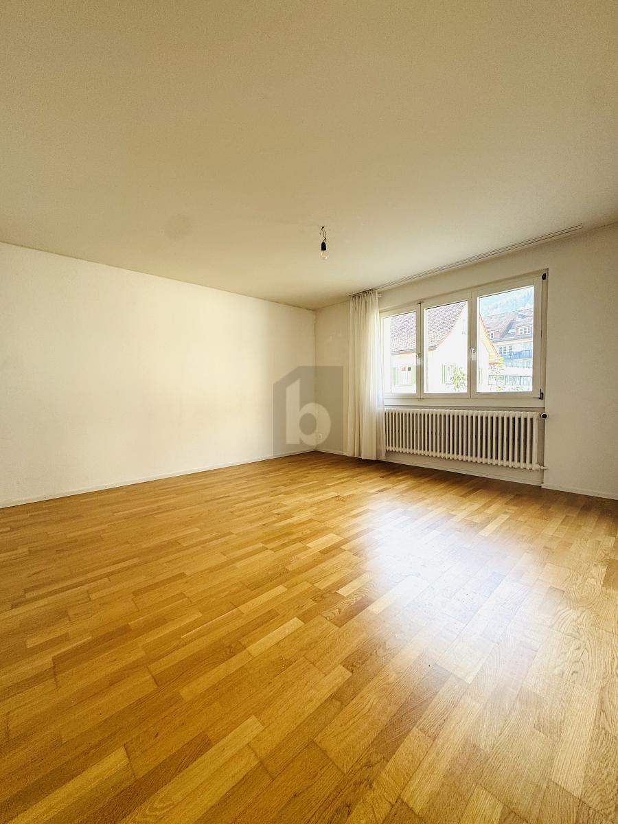 CHARMANT, LICHTDURCHFLUTET UND AN ZENTRALER LAGE - 4