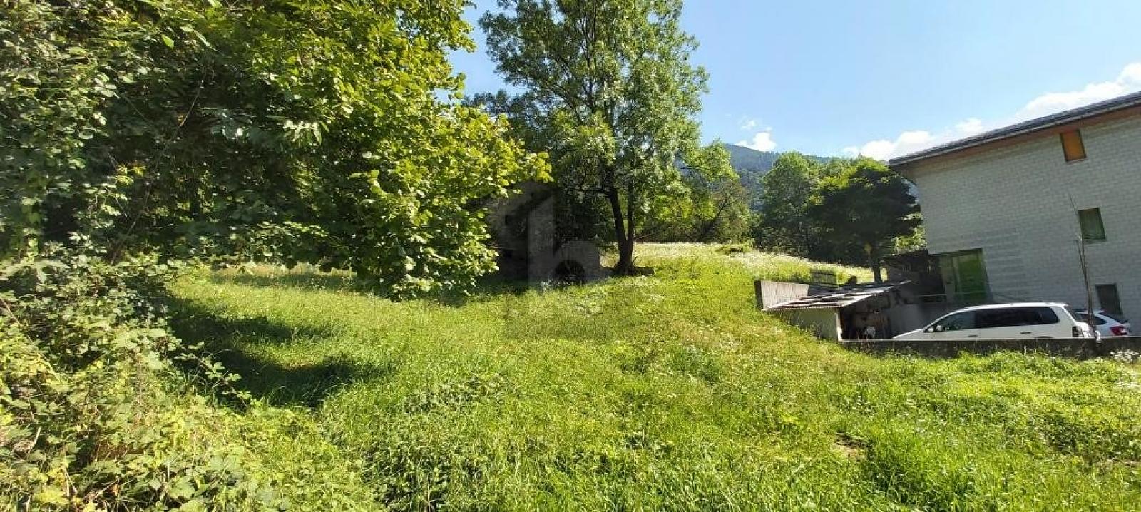 AMPIO E SOLEGGIATO CON PROGETTO APPROVATO - 0