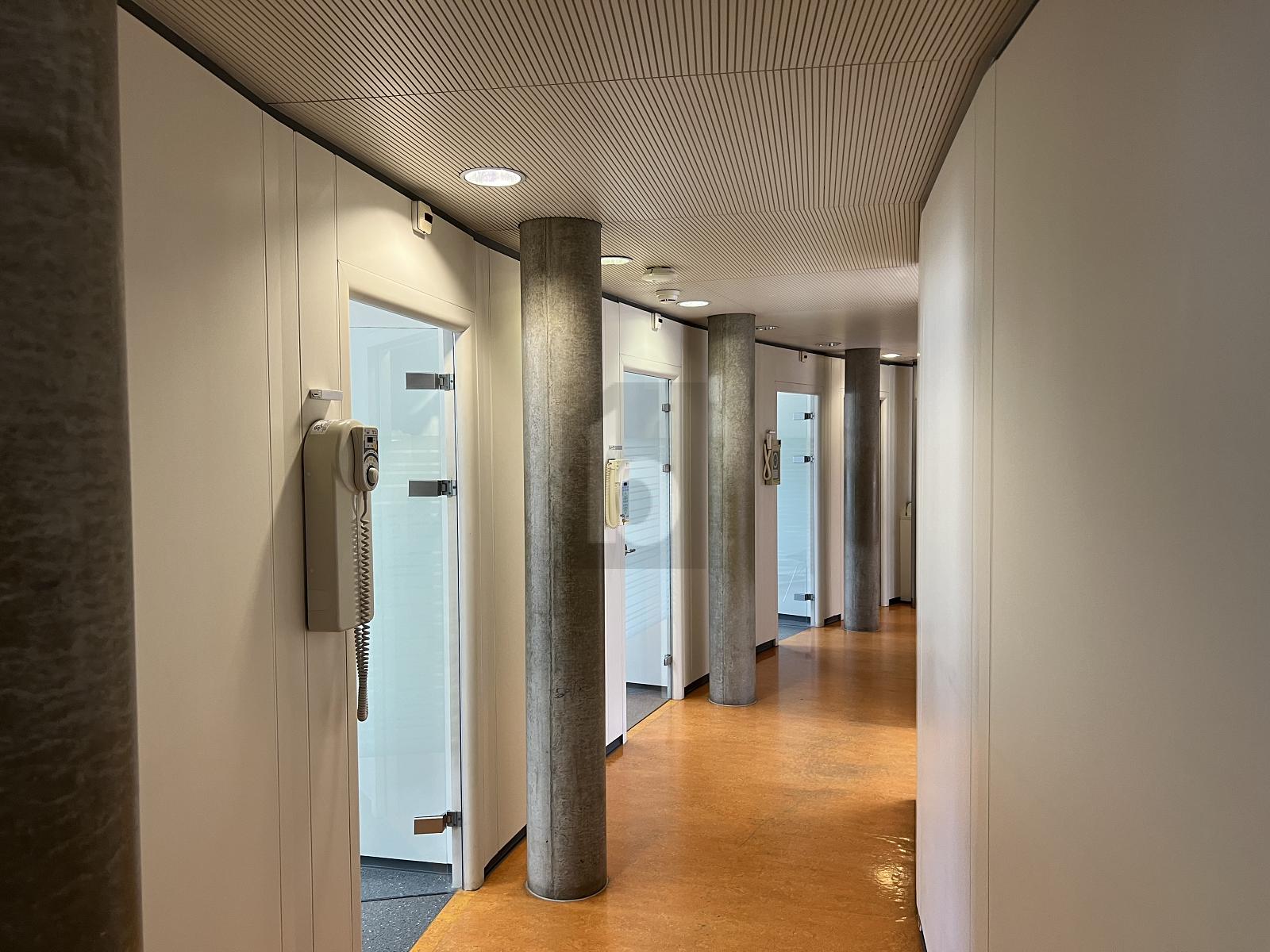 BUREAUX LUMINEUX SUR LA PLACE CHAUDERON ! - 4