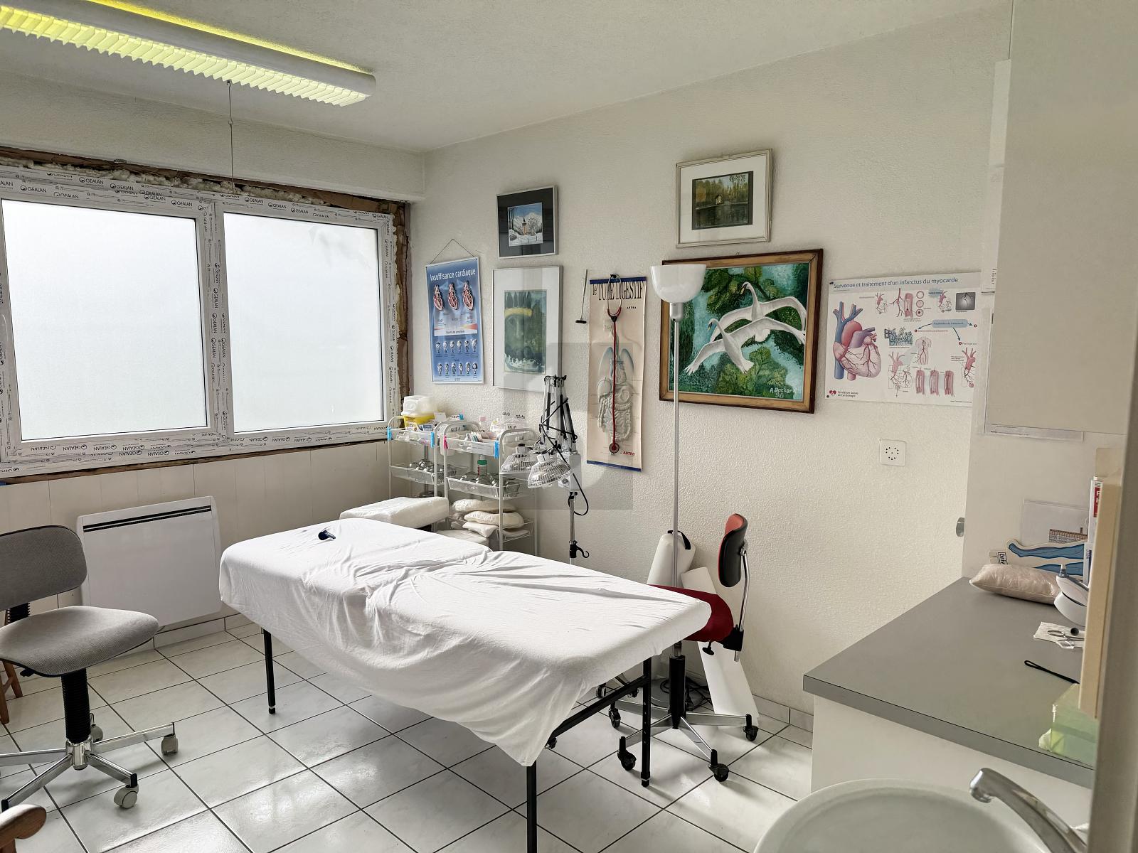 SPACIEUX CABINET MEDICAL ! - 3