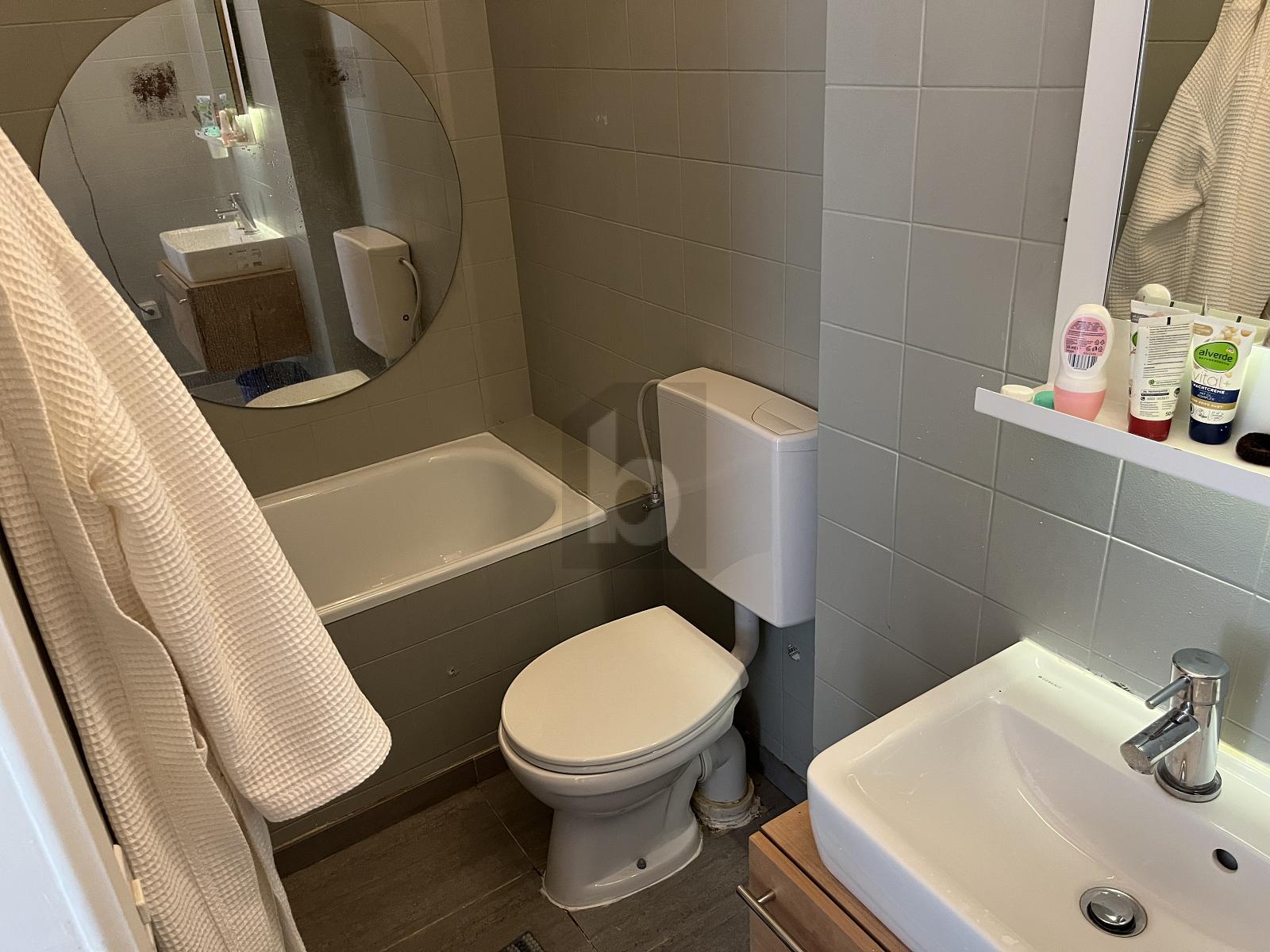 CHARMANT, LICHTDURCHFLUTET UND SONNIG - 3