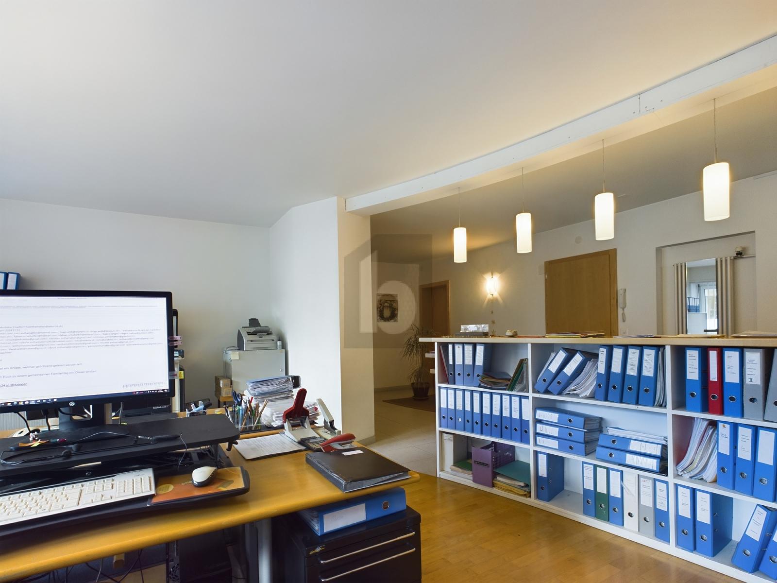 HELL AN ZENTRALER LAGE - 4