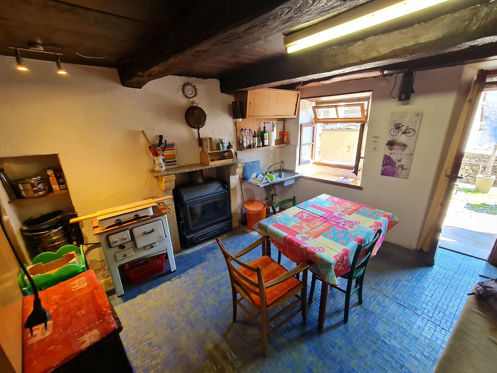 NEL NUCLEO CON GIARDINO E VISTA - 4