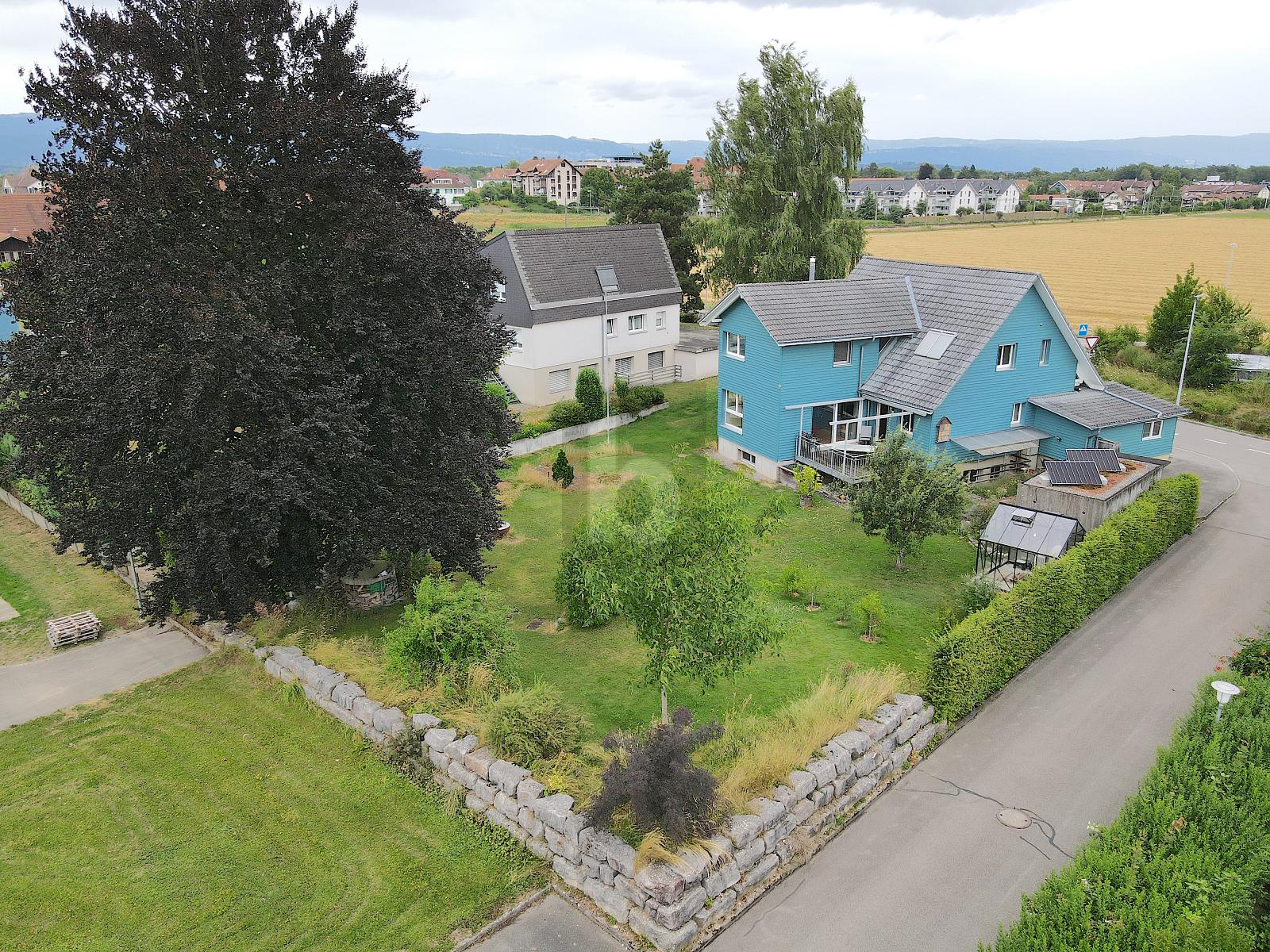 FAMILIENFREUNDLICH MIT VIEL PLATZ UND UMSCHWUNG! - 0