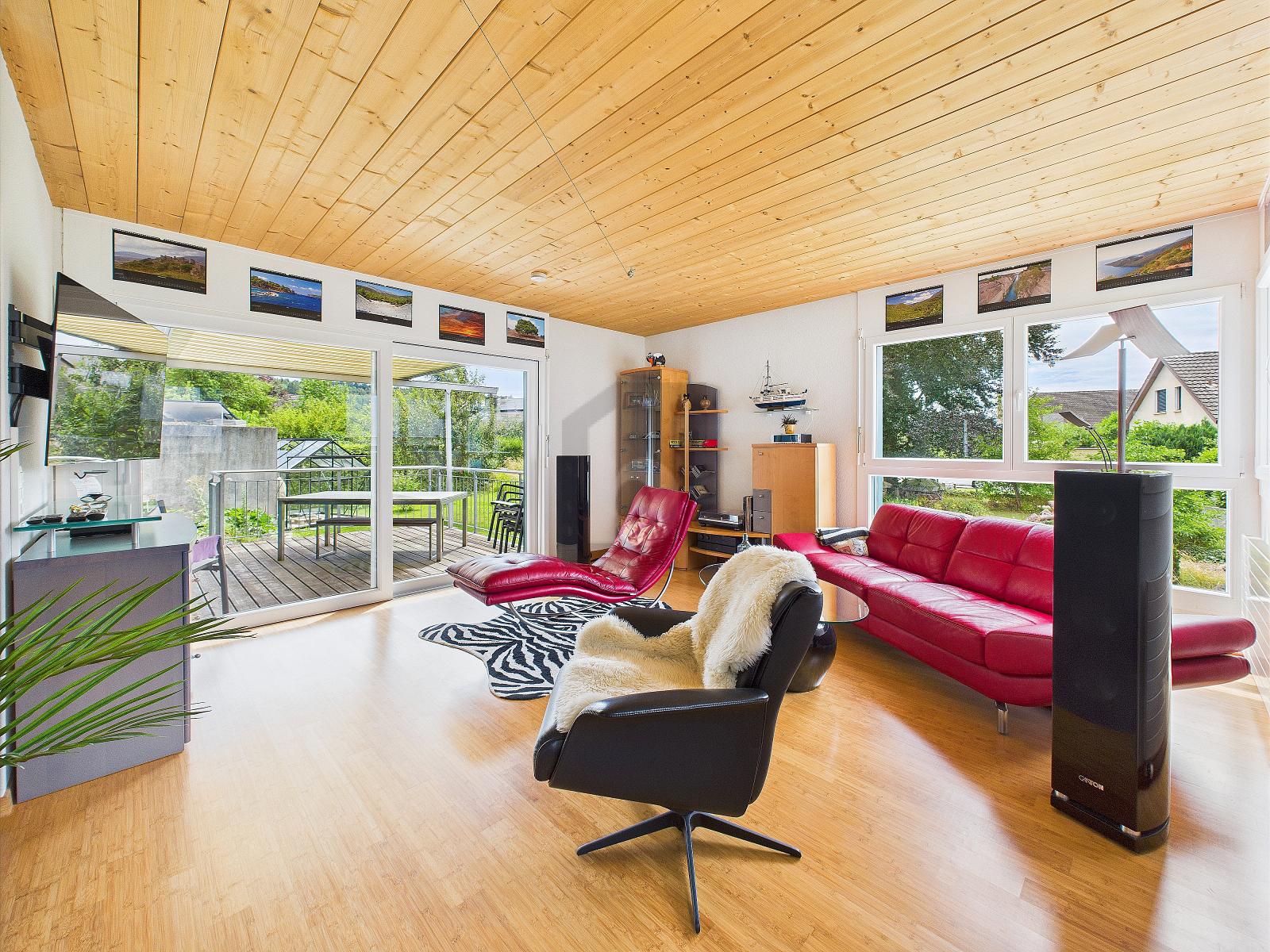 FAMILIENFREUNDLICH MIT VIEL PLATZ UND UMSCHWUNG! - 2