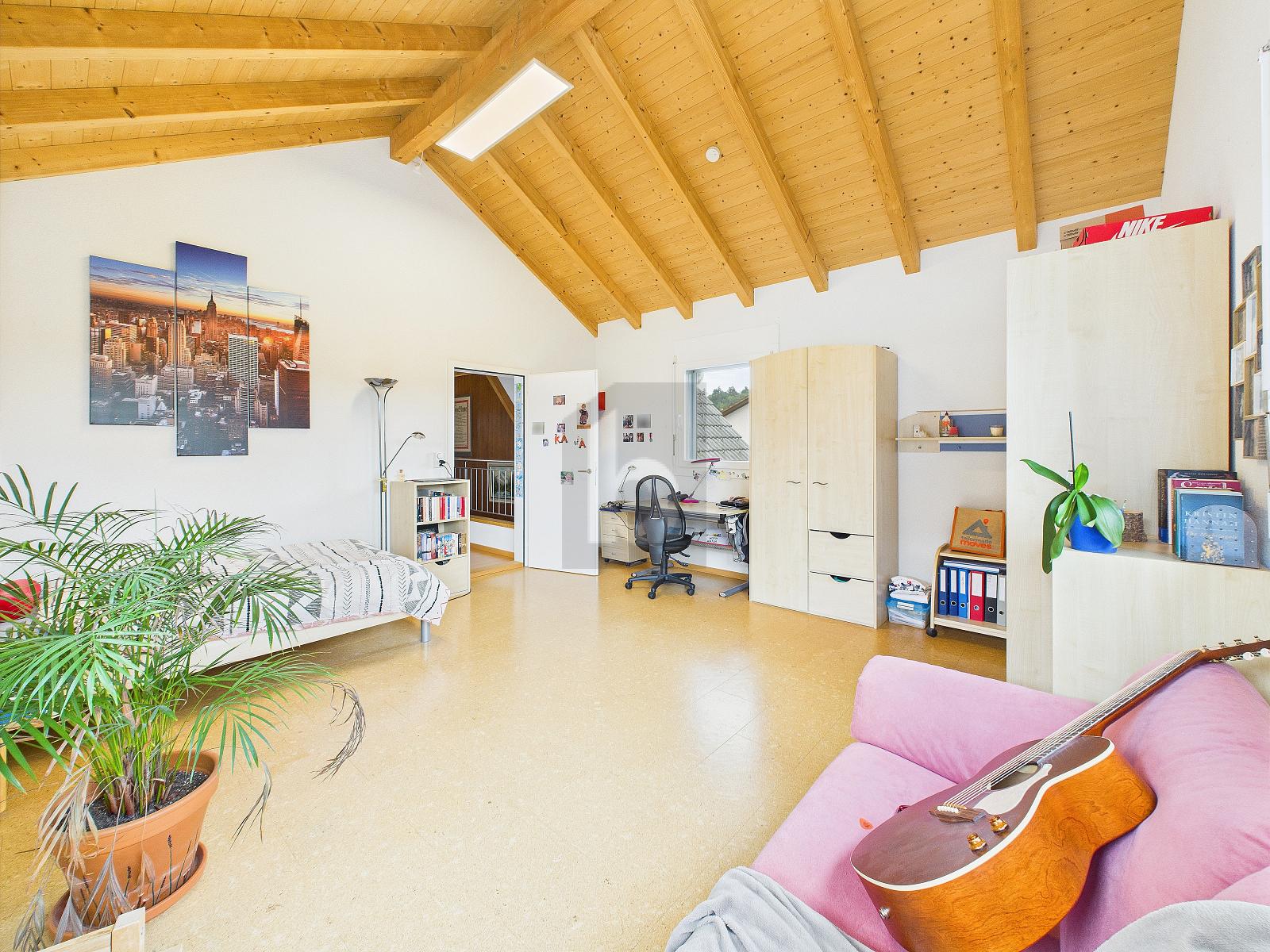 FAMILIENFREUNDLICH MIT VIEL PLATZ UND UMSCHWUNG! - 3