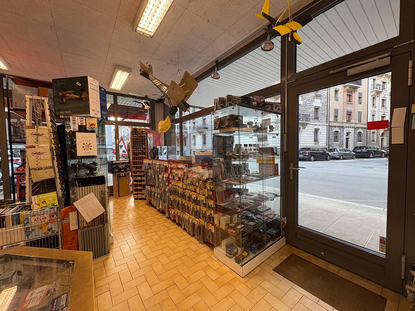 ARCADE AU CENTRE DES EAUX-VIVES - 1