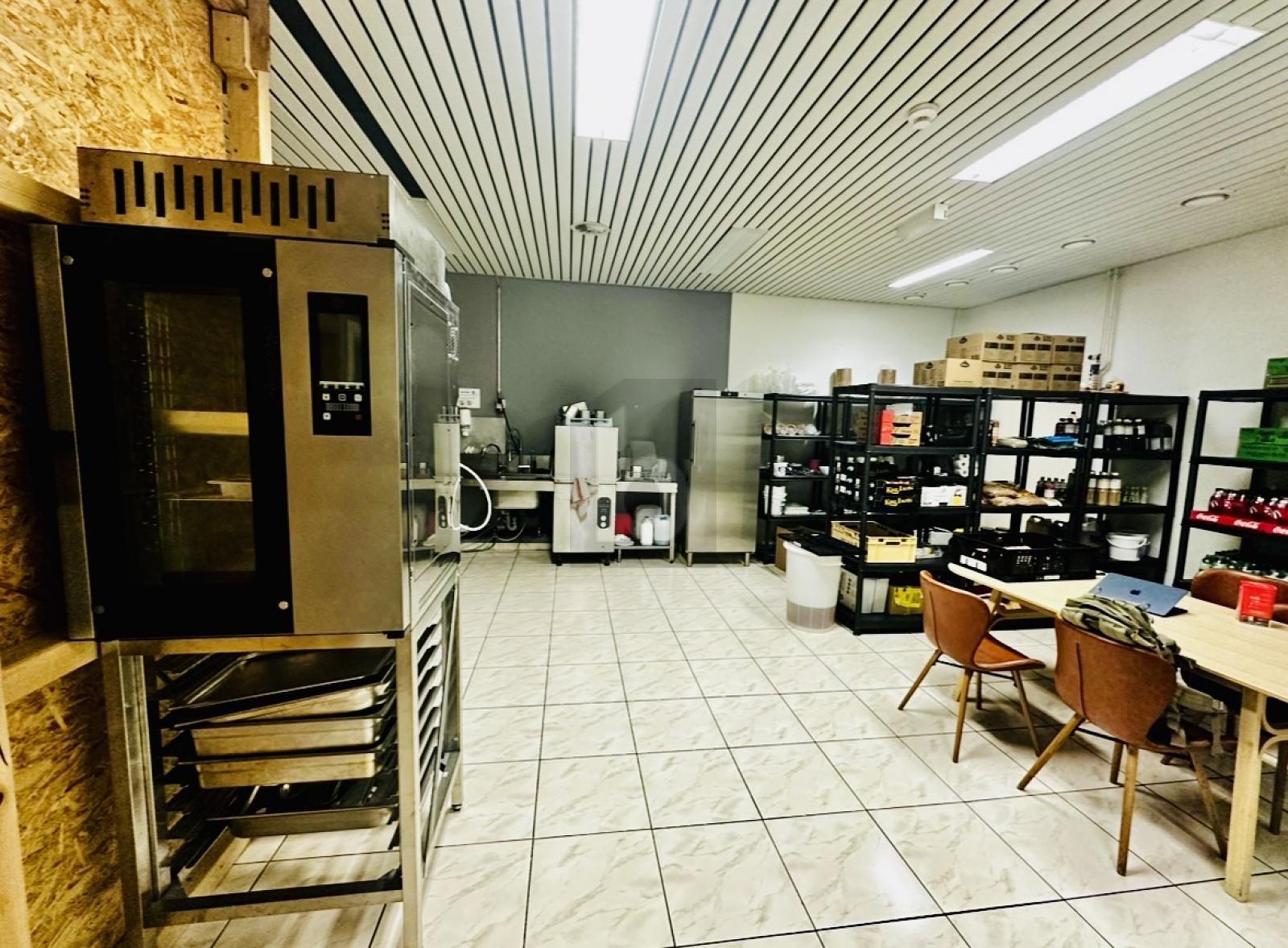 POKE BOWLS, SITUATION IDEALE, EQUIPEMENT COMPLET - 2