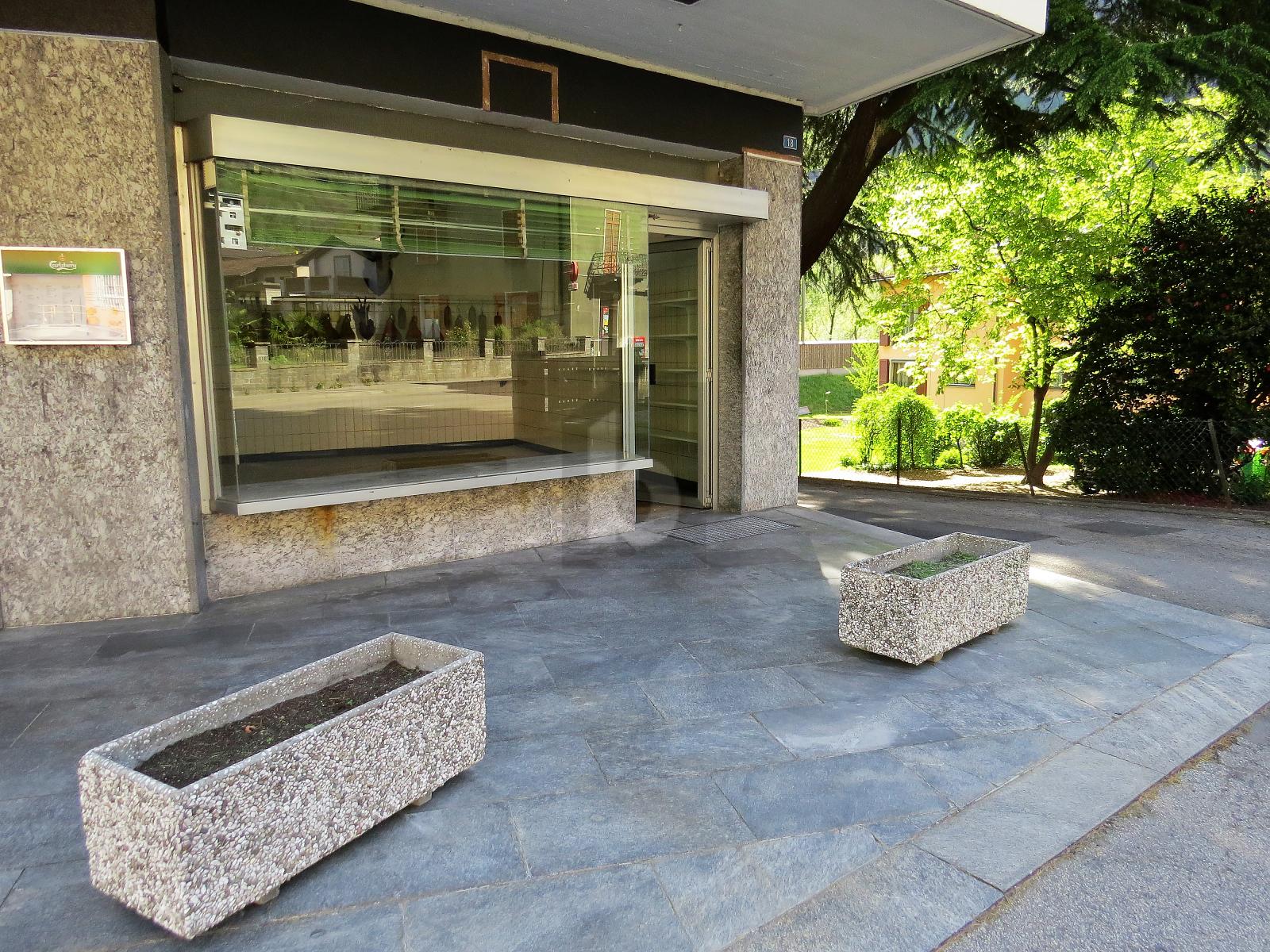 IDEALE SPAZIO COMMERCIALE - 1