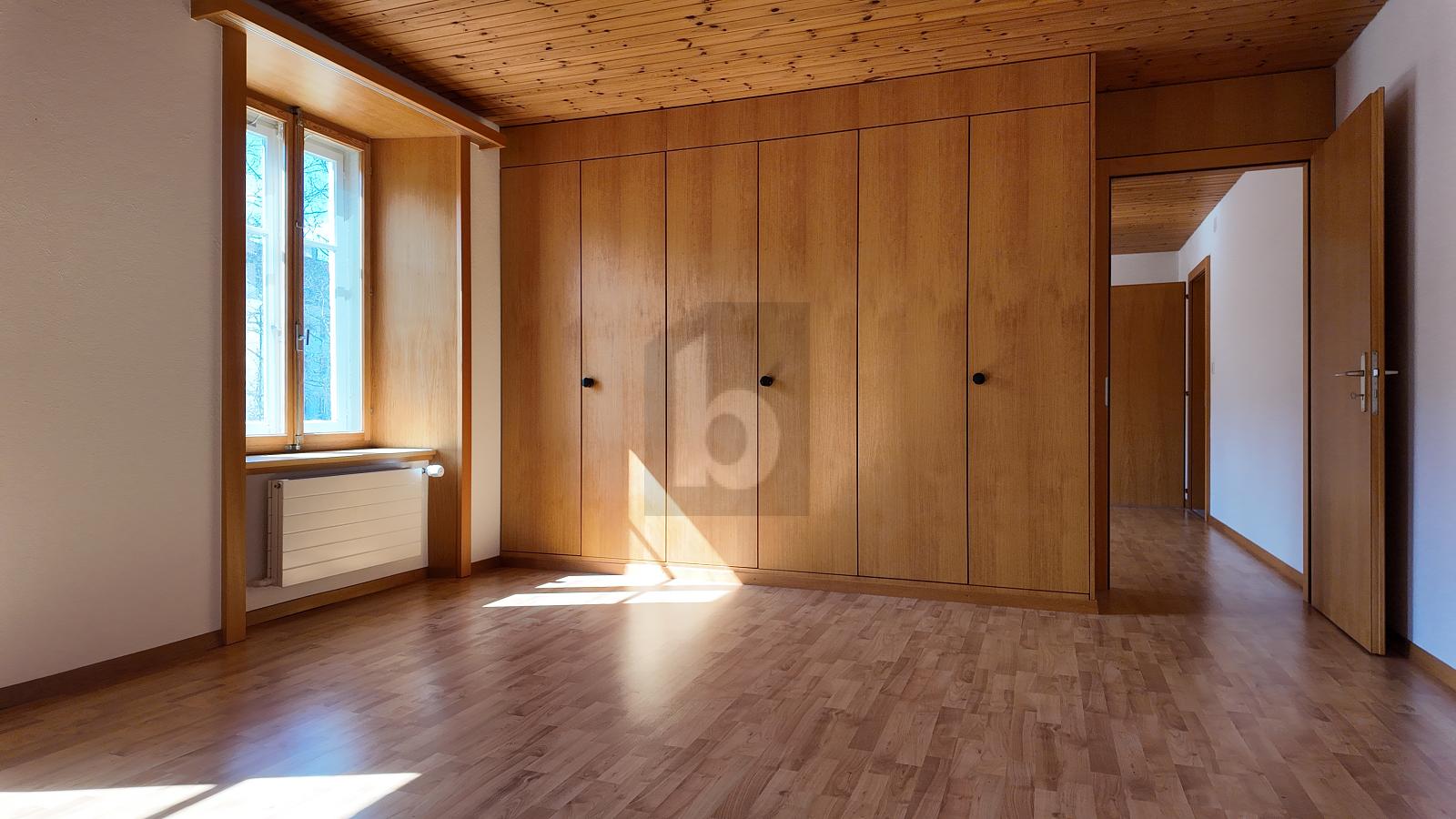 SPACIEUX ET LUMINEUX AU CENTRE DU VILLAGE - 2