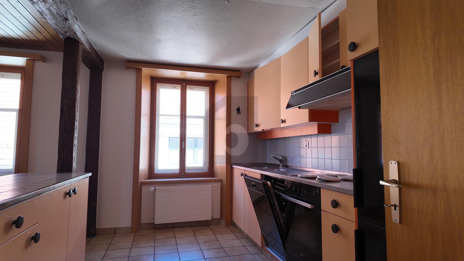 SPACIEUX ET LUMINEUX AU CENTRE DU VILLAGE - 3