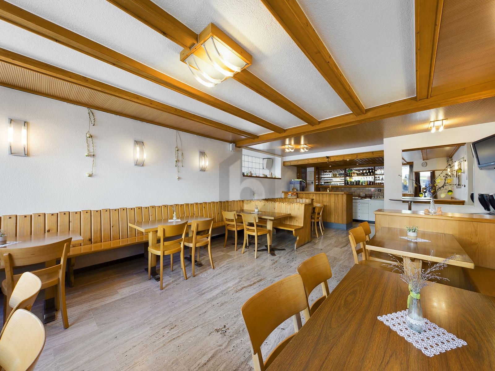 RUSTIKALE DORFBEIZ IN WALLISER WEINDORF - 3