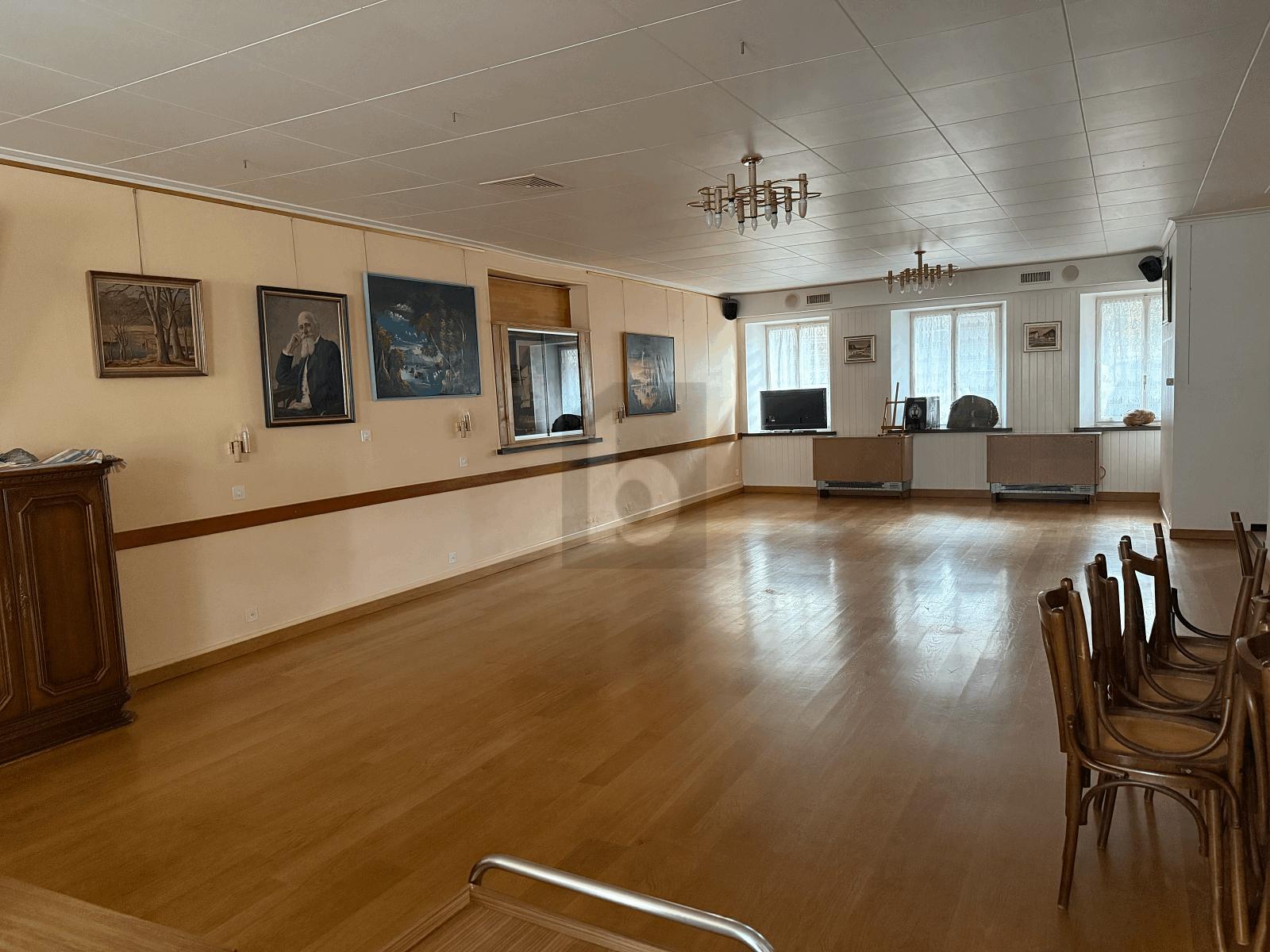 HOTEL RESTAURANT - 1