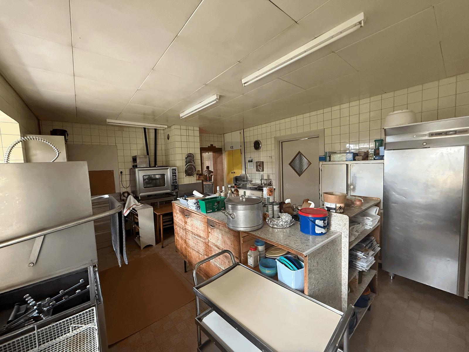 HOTEL RESTAURANT - 3