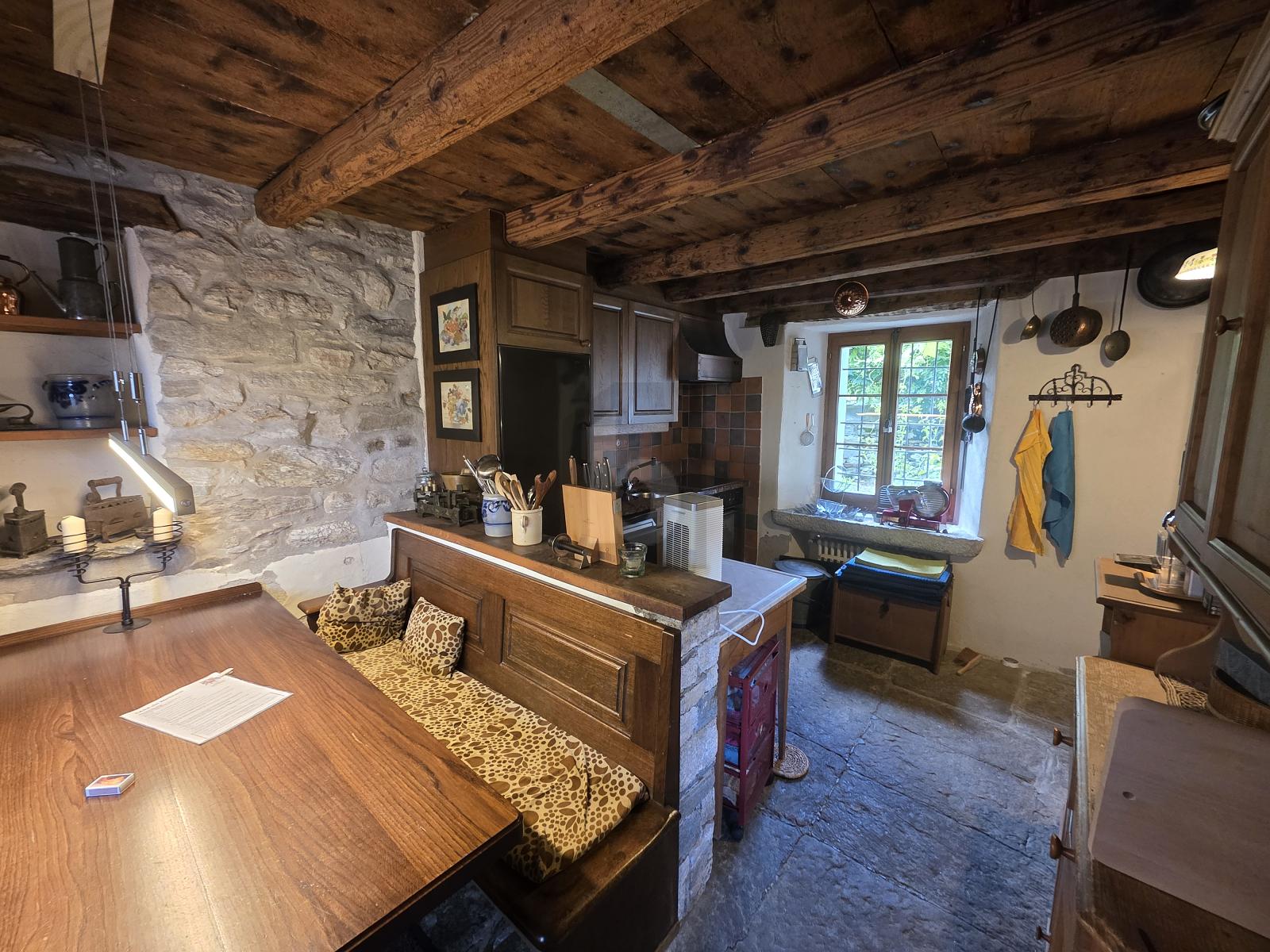 TIPICA CASA TICINESE SOLEGGIATA CON GIARDINO - 2