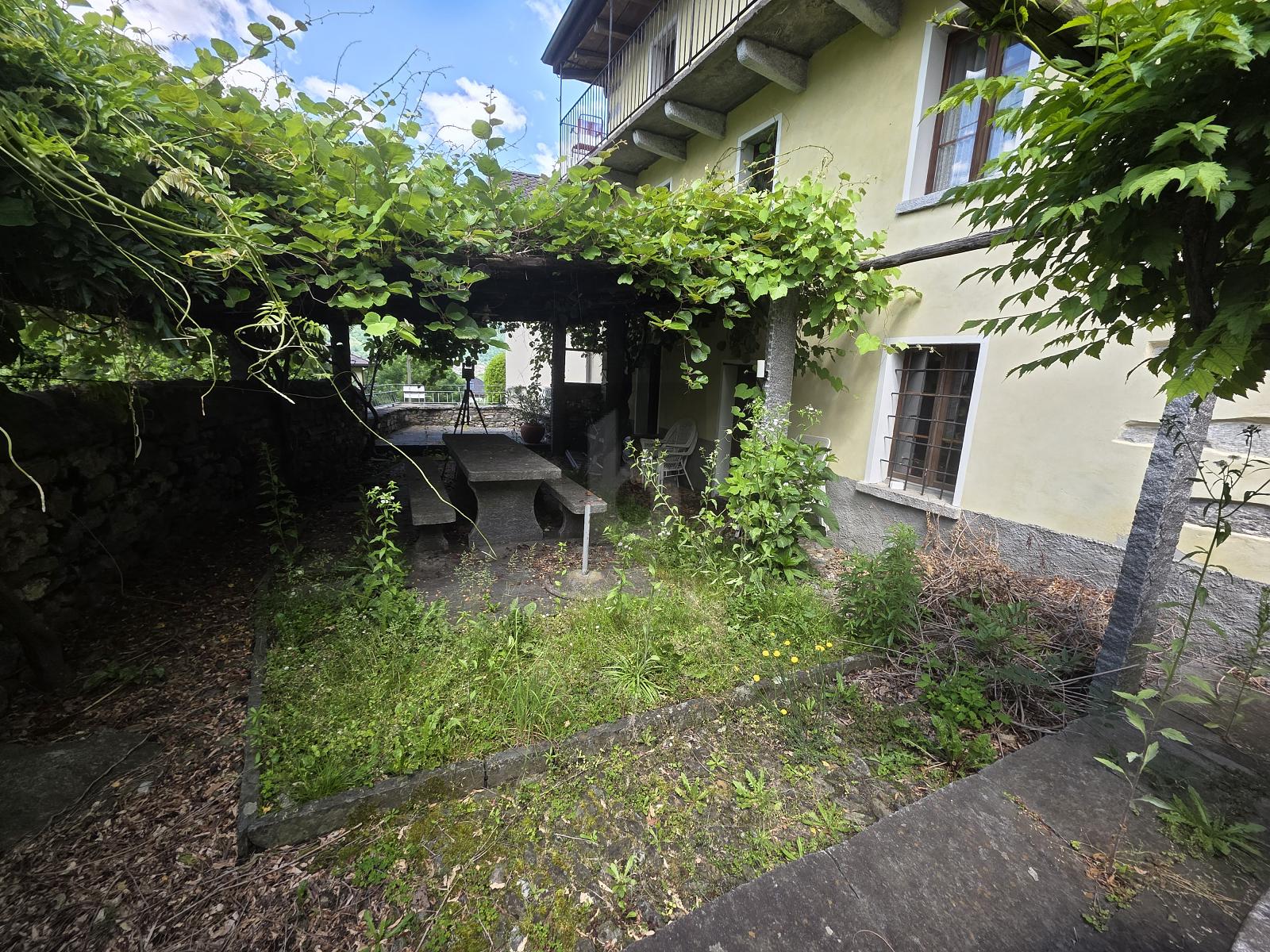 TIPICA CASA TICINESE SOLEGGIATA CON GIARDINO - 3