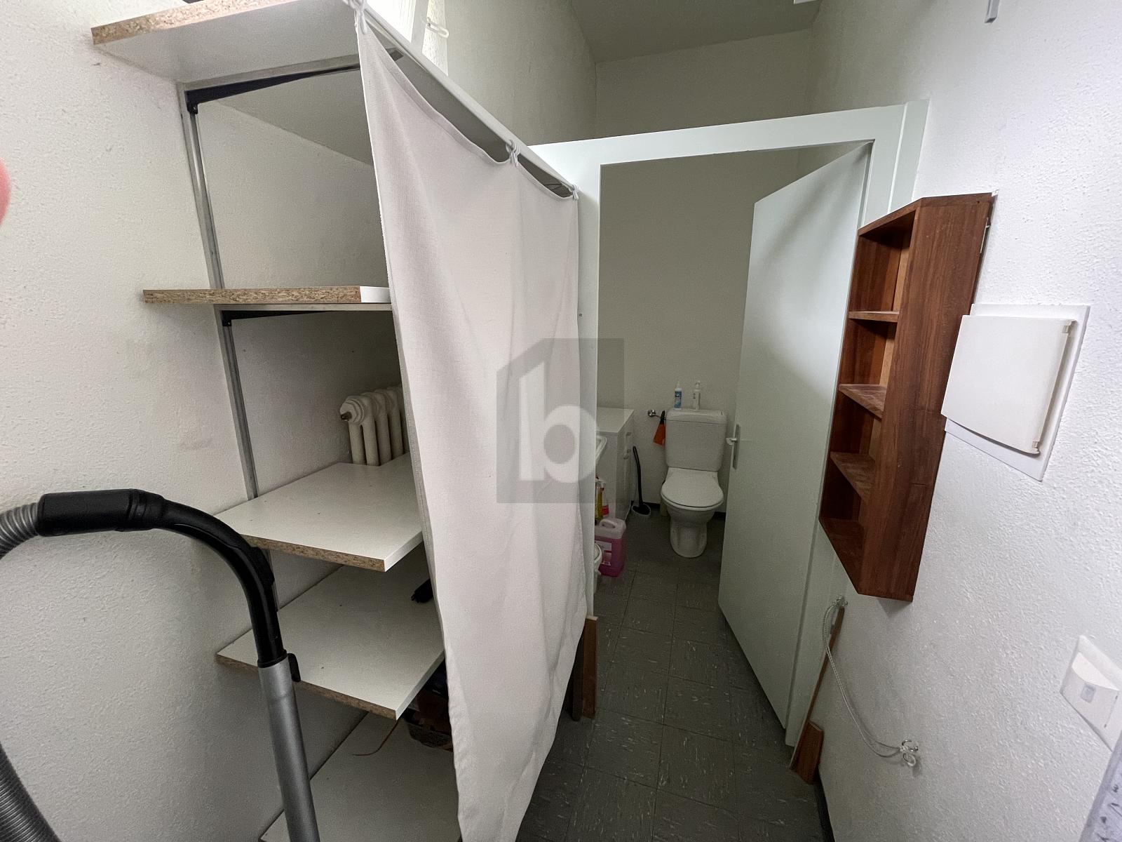 GERÄUMIG UND IDEAL FÜR IHRE GESCHÄFTE - 3