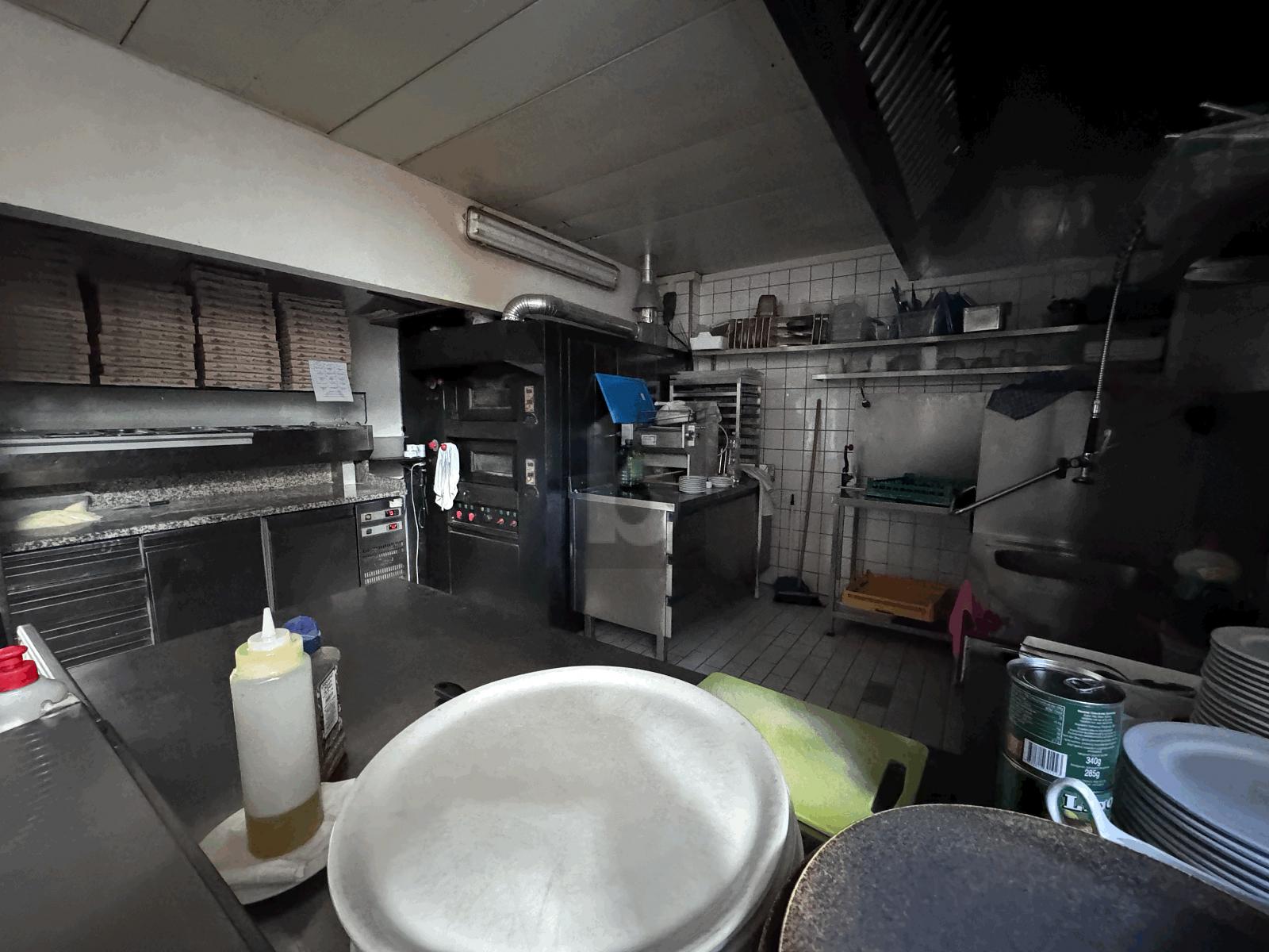 SPACIEUX RESTAURANT AVEC TERRASSE DE 40 PLACES - 4