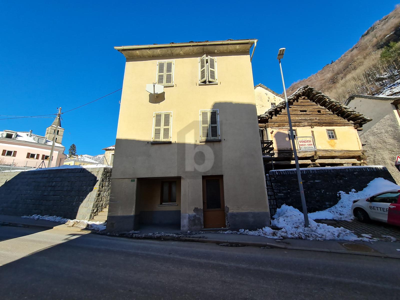 GRAZIOSA E CENTRALE - 0