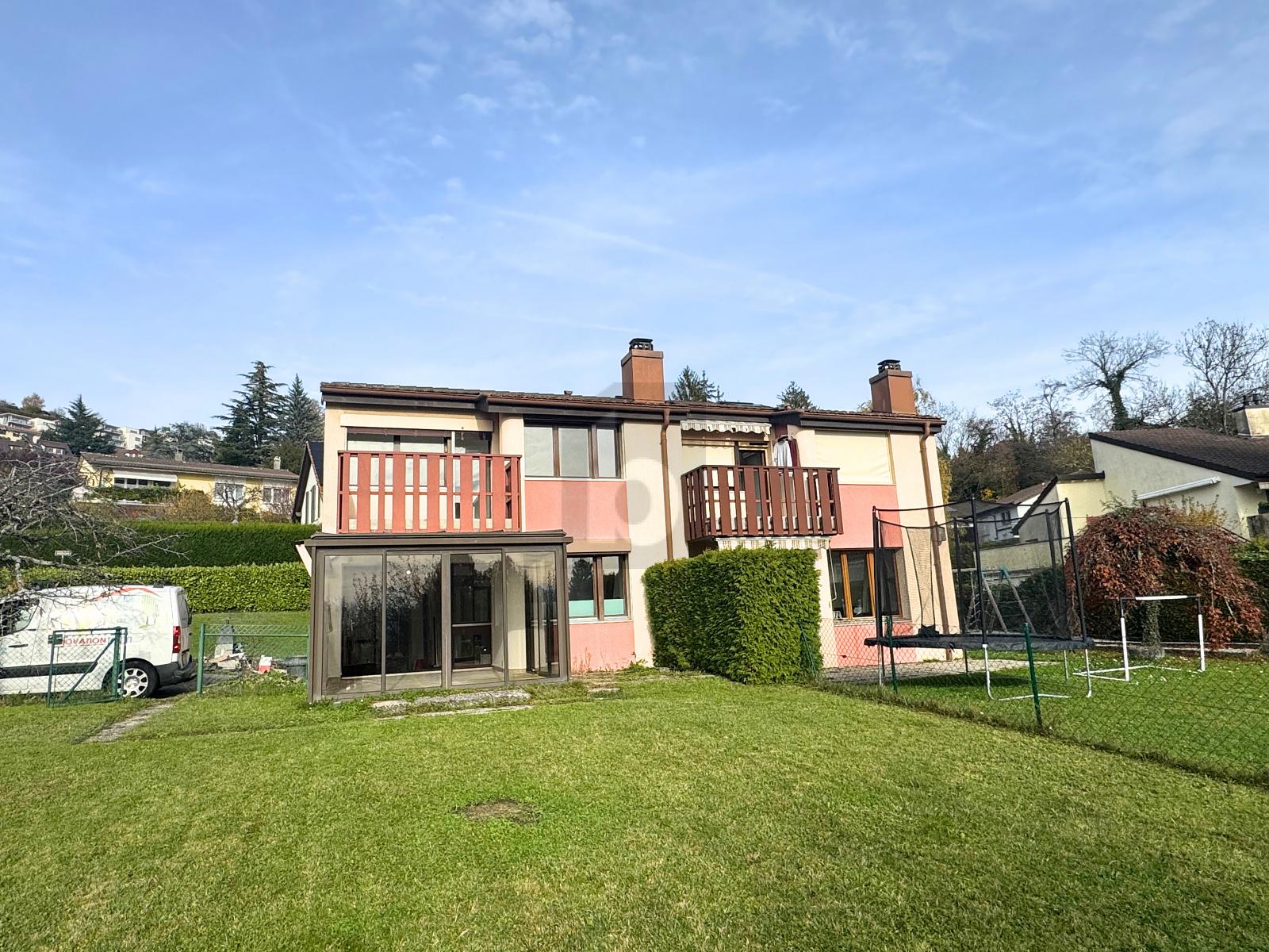 MAGNIFIQUE PROPRIÉTÉ AVEC VUE SUR LE LAC - 1