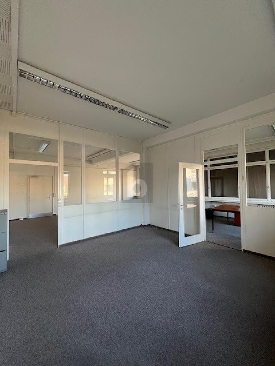 GROSSZÜGIG UND GERÄUMIG - 1