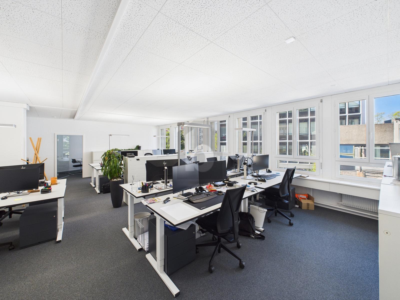 HELLE BÜROS AN BESTER LAGE - 0