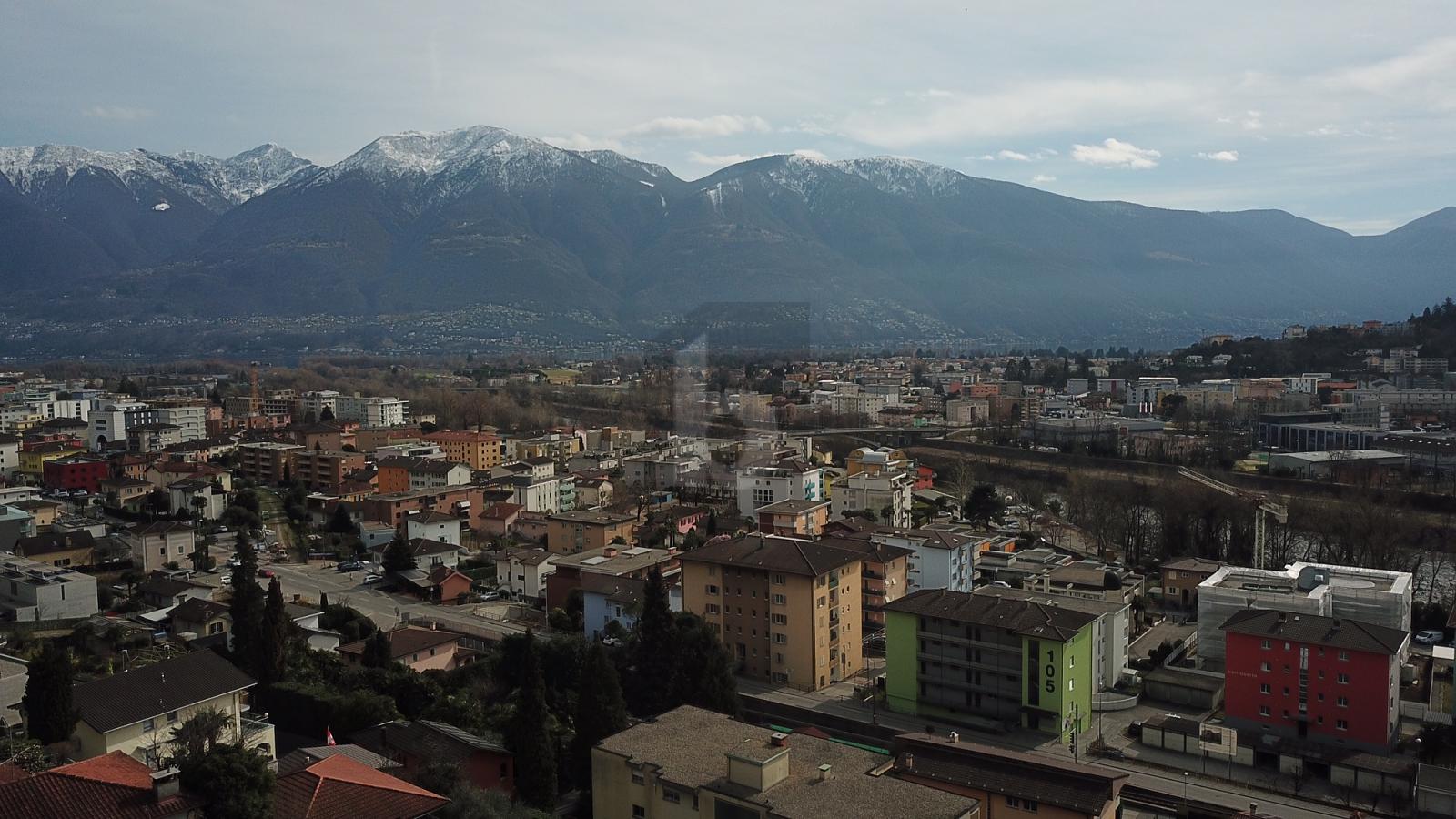 TERRENO EDIFICABILE CON BELLISSIMA VISTA - 0