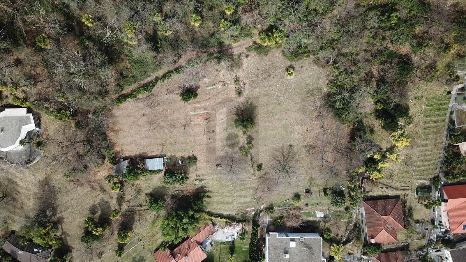 TERRENO EDIFICABILE CON BELLISSIMA VISTA - 3