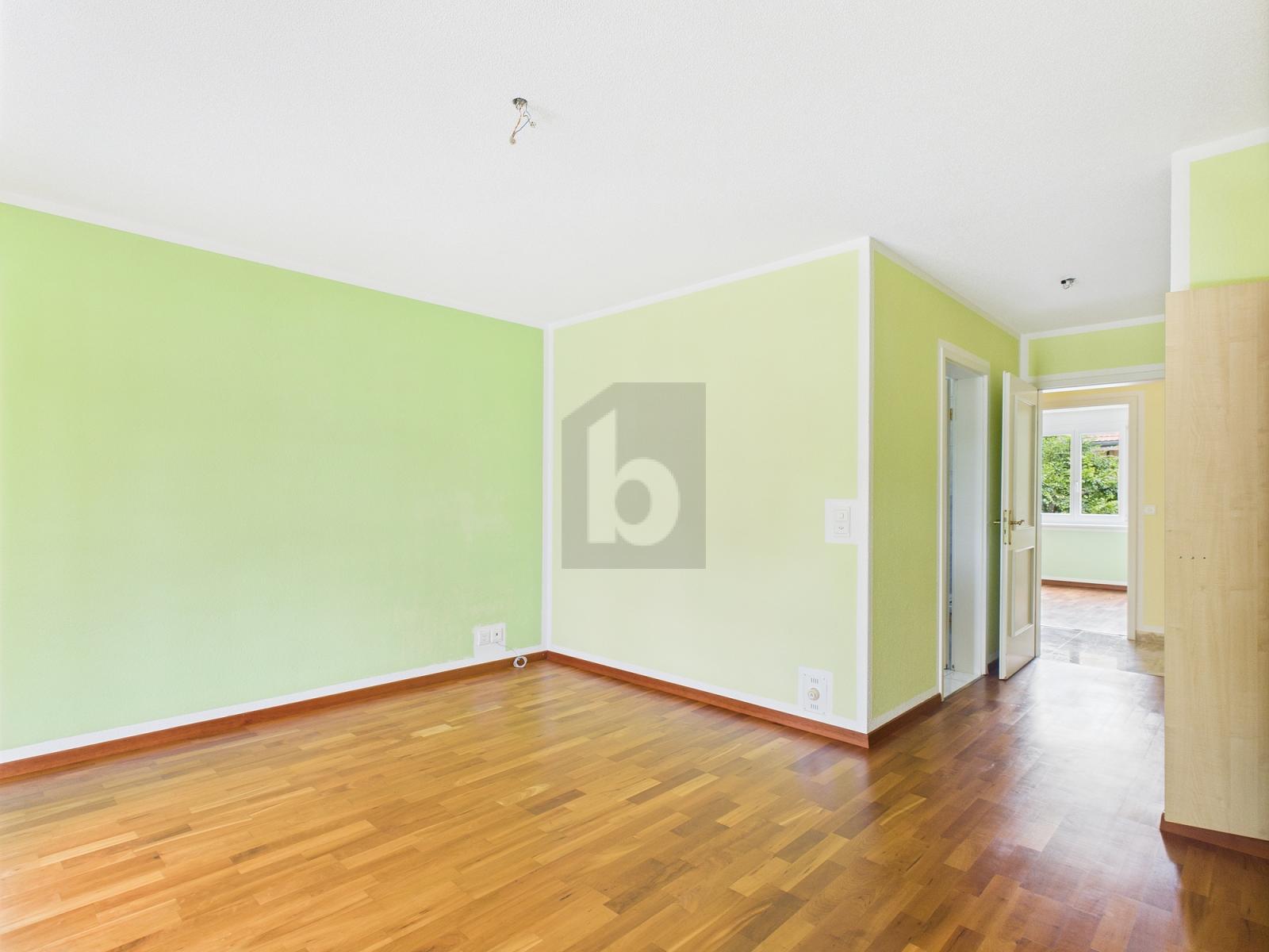 MIT GROSSEM BALKON UND BLICK INS GRÜNE! - 3