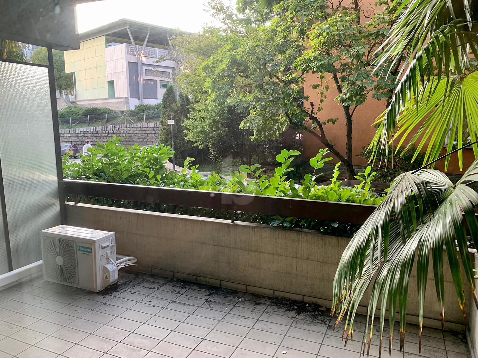 SPAZIOSO CON TERRAZZA E BALCONE - 2