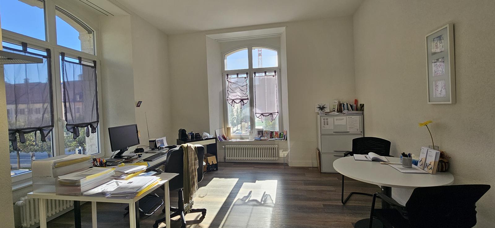 AU CENTRE VILLE IDÉALEMENT SITUÉE - 0