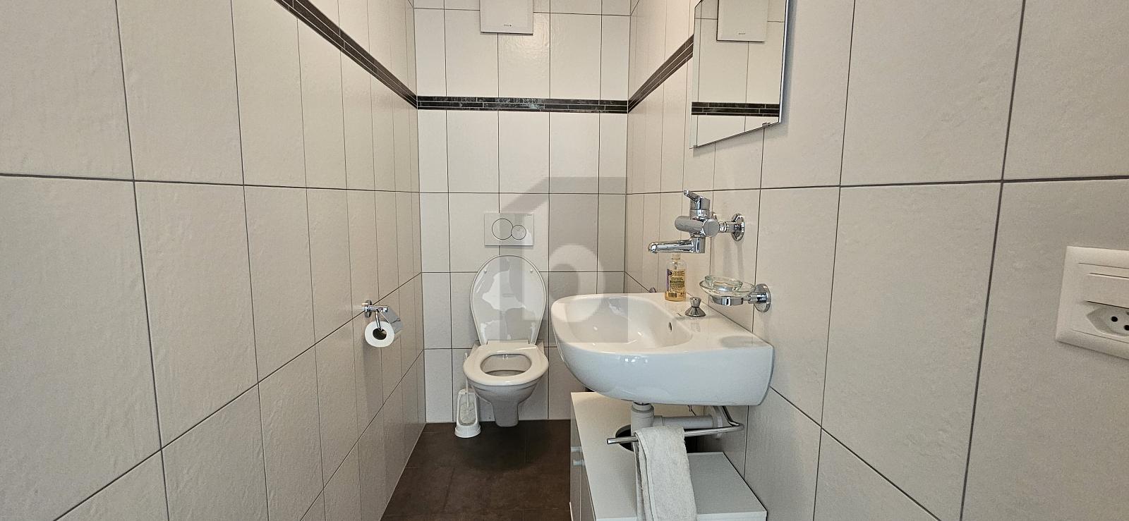 AU CENTRE VILLE IDÉALEMENT SITUÉE - 4