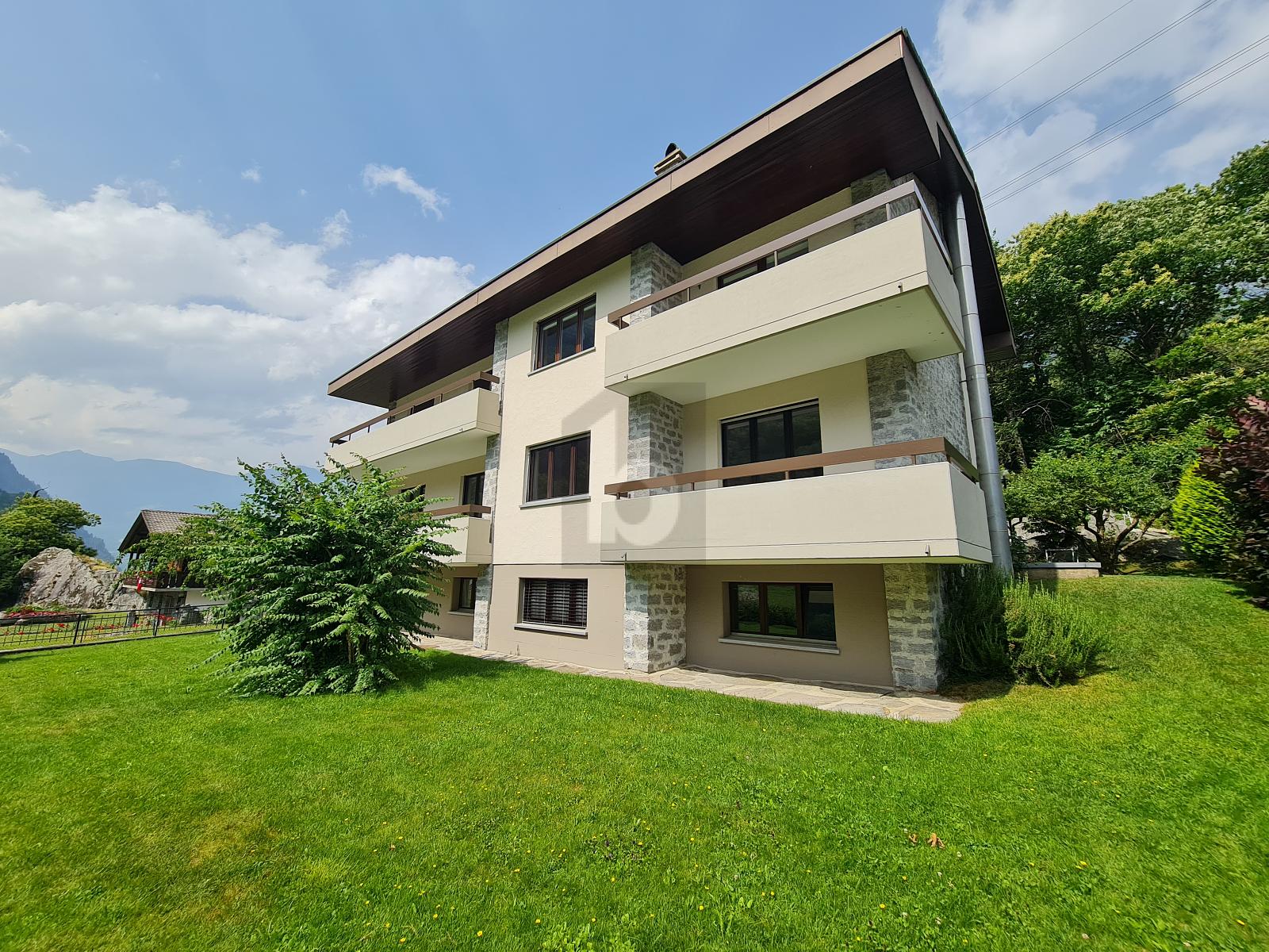 SPAZIOSO E SOLEGGIATO CON GIARDINO - 0